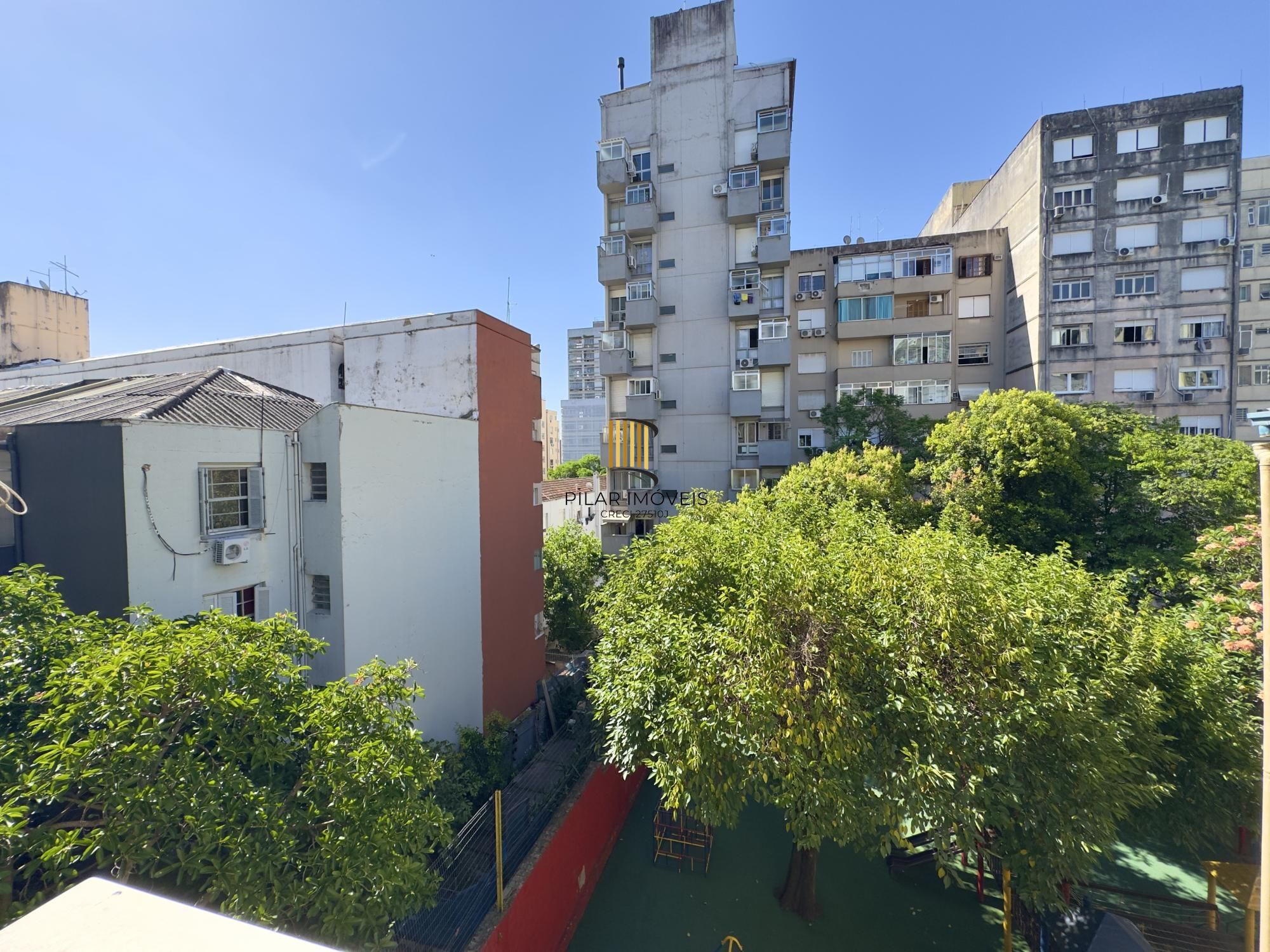 Apartamento 2 dormitórios super silencioso no Centro Histórico