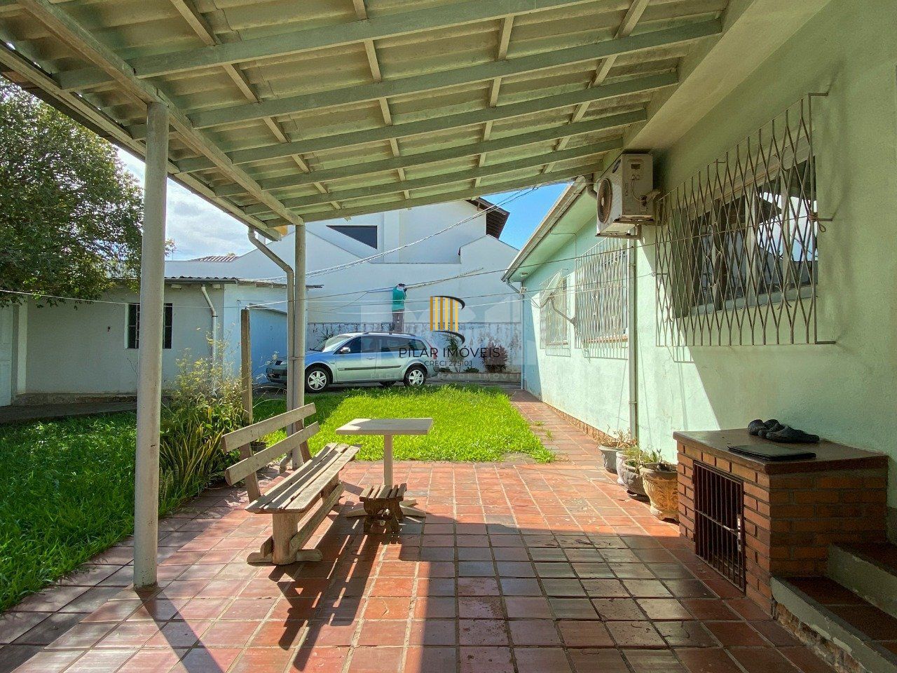 Casa com 4 dormitórios, no bairro Nossa Senhora das Graças em Canoas/RS