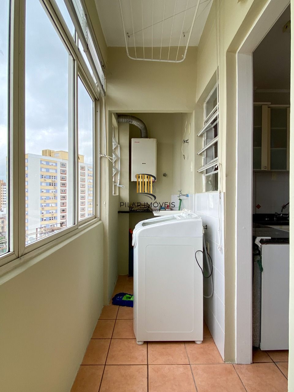 Apartamento 2 dormitórios, com linda vista, em frente ao Hospital de Clínicas