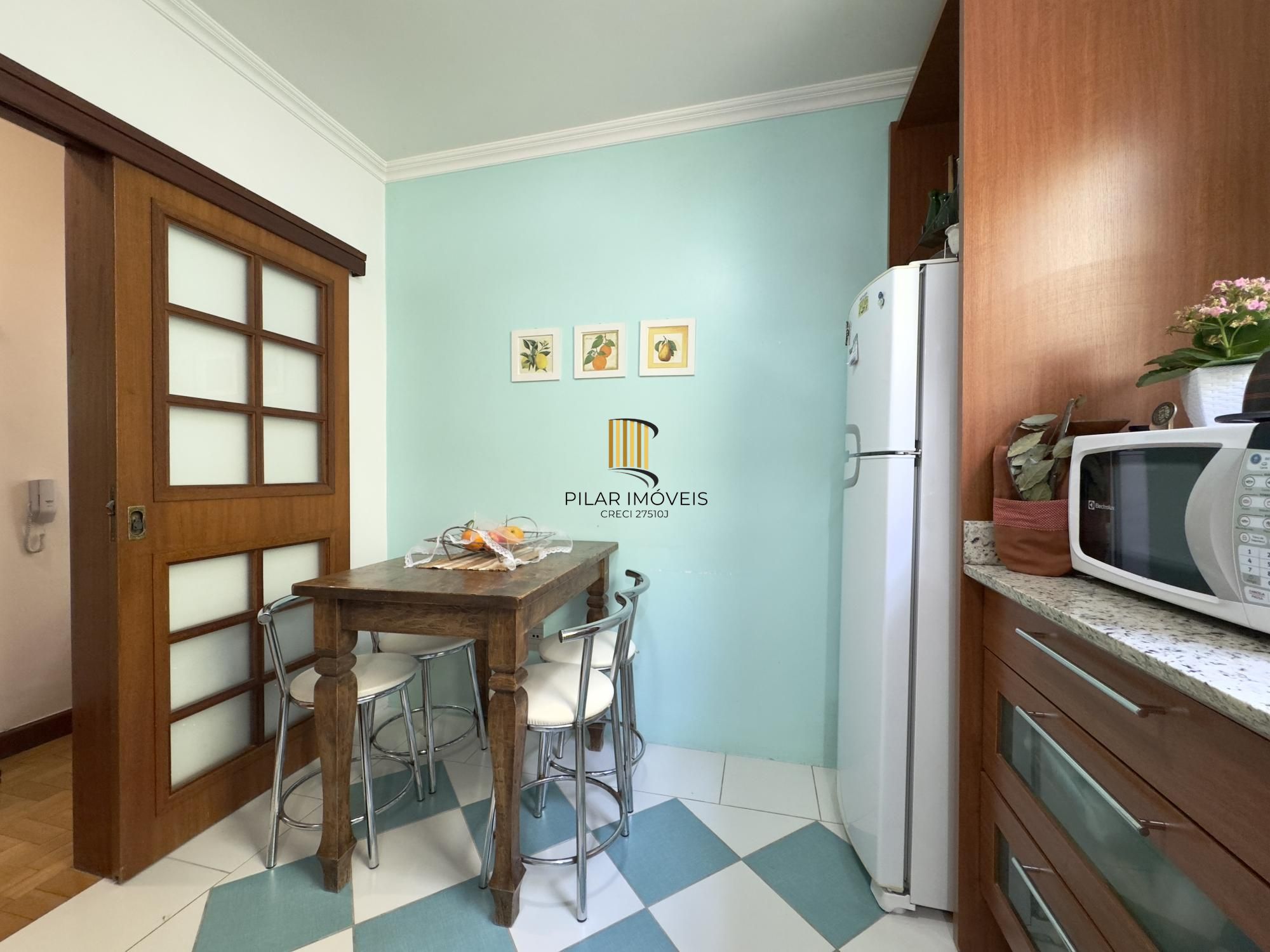 APARTAMENTO 2 DORMITÓRIOS SUPER CHARMOSO NO BAIRRO CENTRO HISTÓRICO