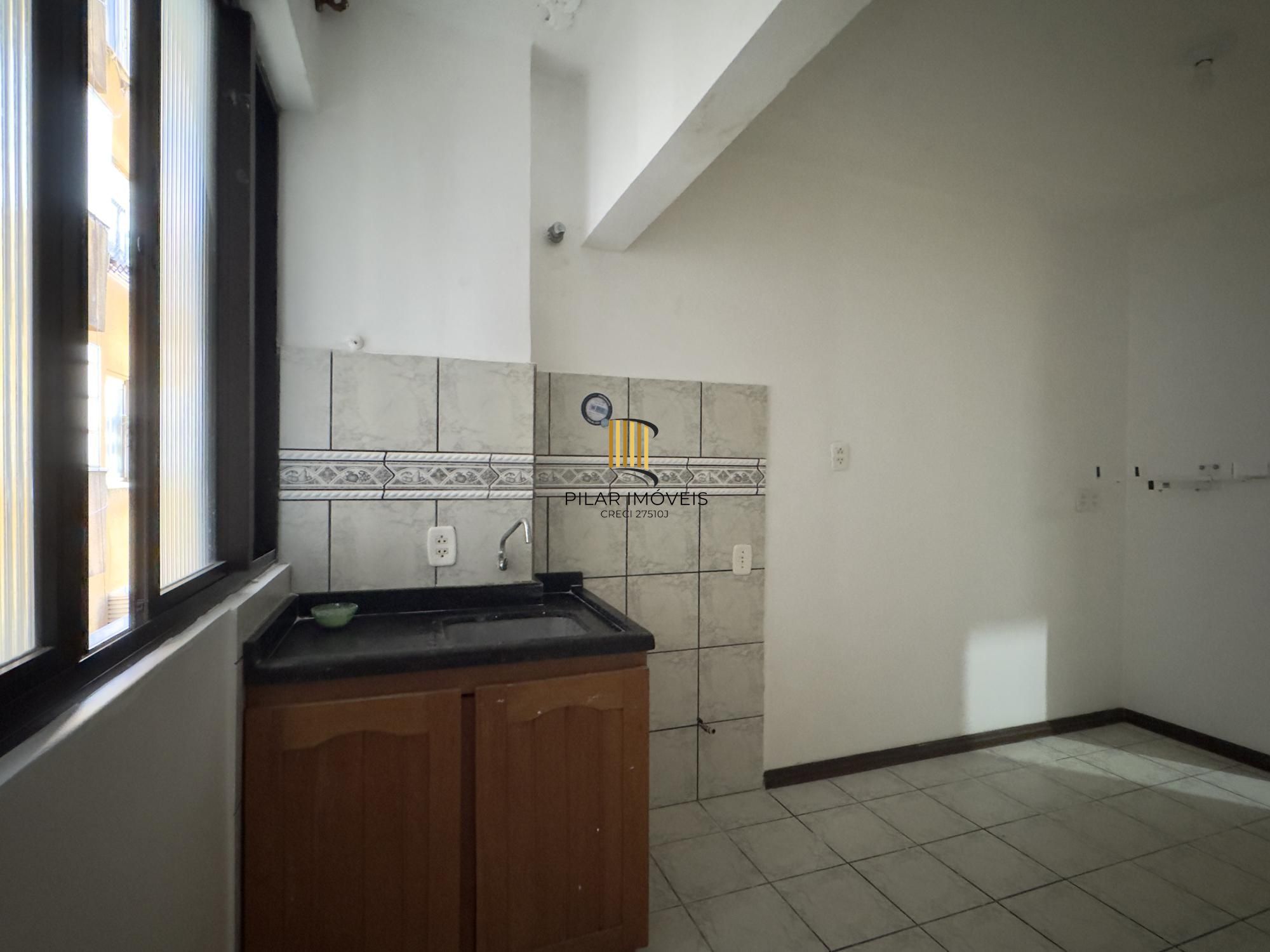 APARTAMENTO 2 DORMITÓRIOS TOTALMENTE REFORMADO NO CENTRO HISTÓRICO