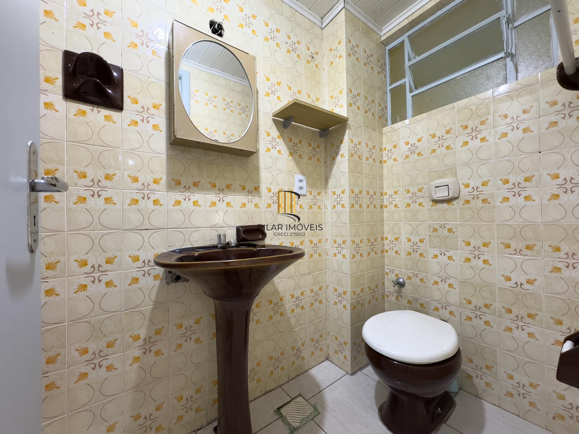 STUDIO DE 30 M² NO MIOLO DA CIDADE BAIXA