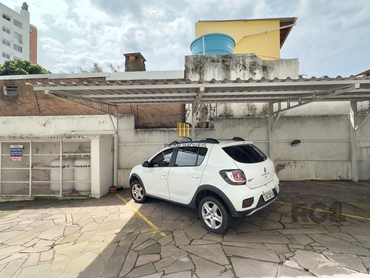 APARTAMENTO 2 DORMITÓRIOS, DE FRENTE, COM VAGA DE GARAGEM NO JARDIM BOTÂNICO