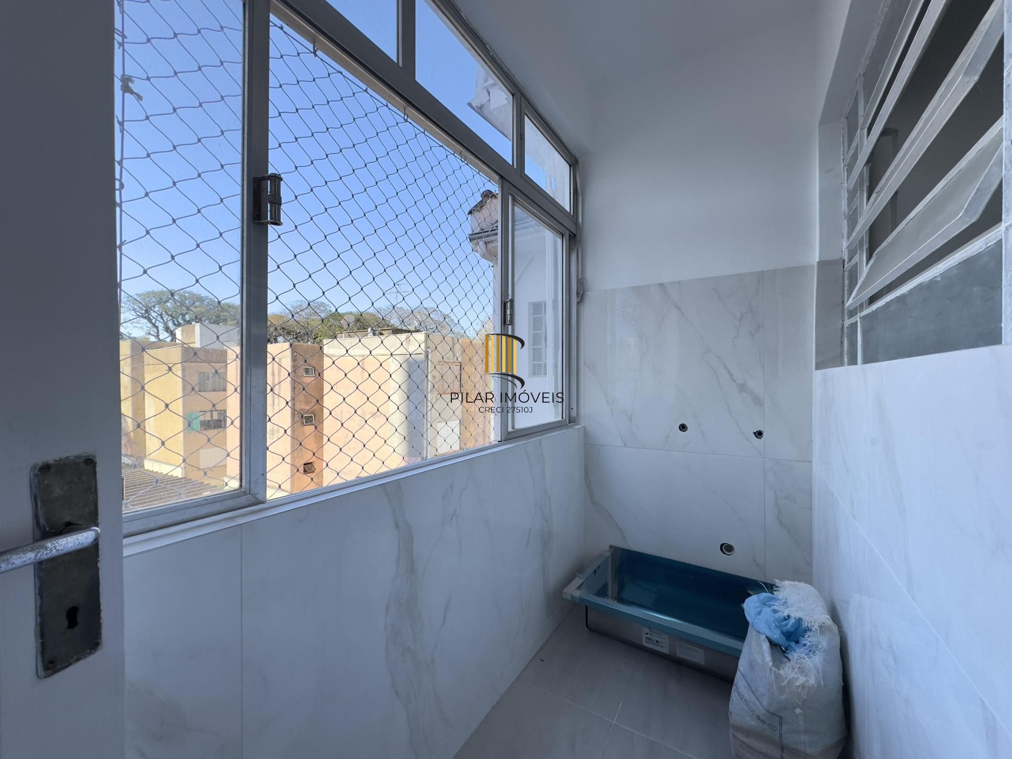 Apartamento reformado de 68m², 2 dormitórios no bairro Praia de Belas