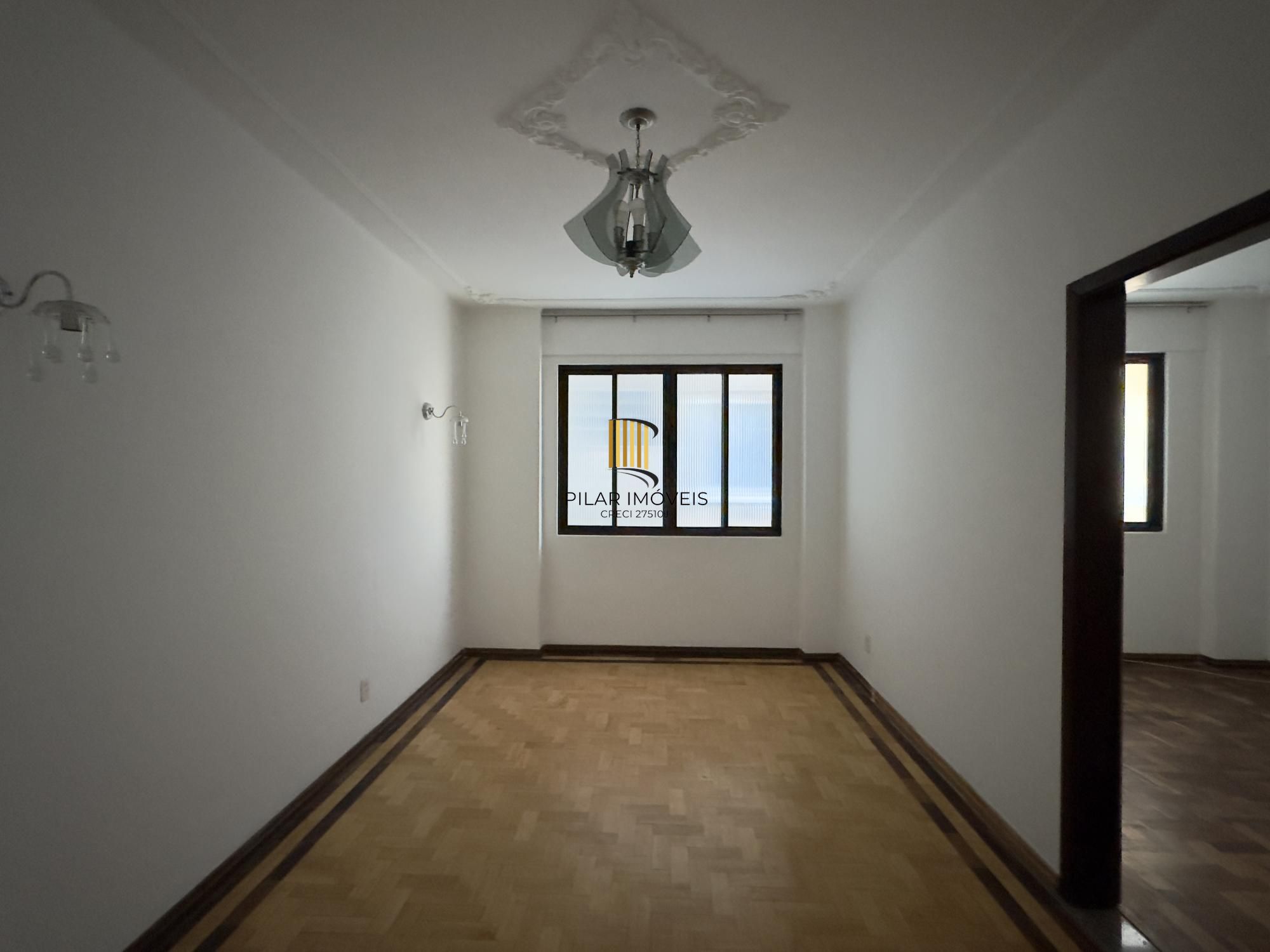 APARTAMENTO 2 DORMITÓRIOS TOTALMENTE REFORMADO NO CENTRO HISTÓRICO