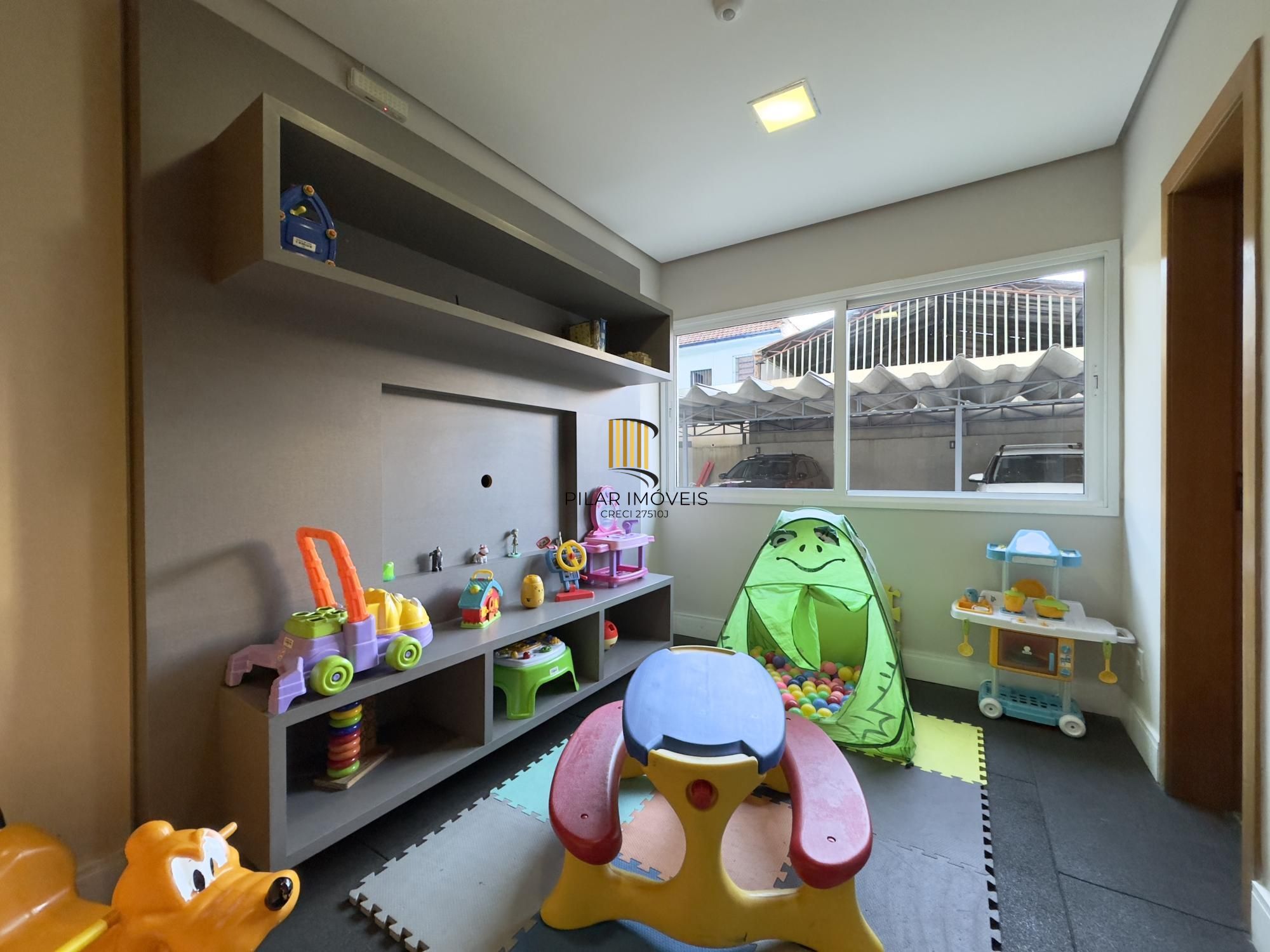 APARTAMENTO 2 DORMITÓRIOS, SENDO 1 SUÍTE COM VAGA DE GARAGEM NO BAIRRO SANTANA