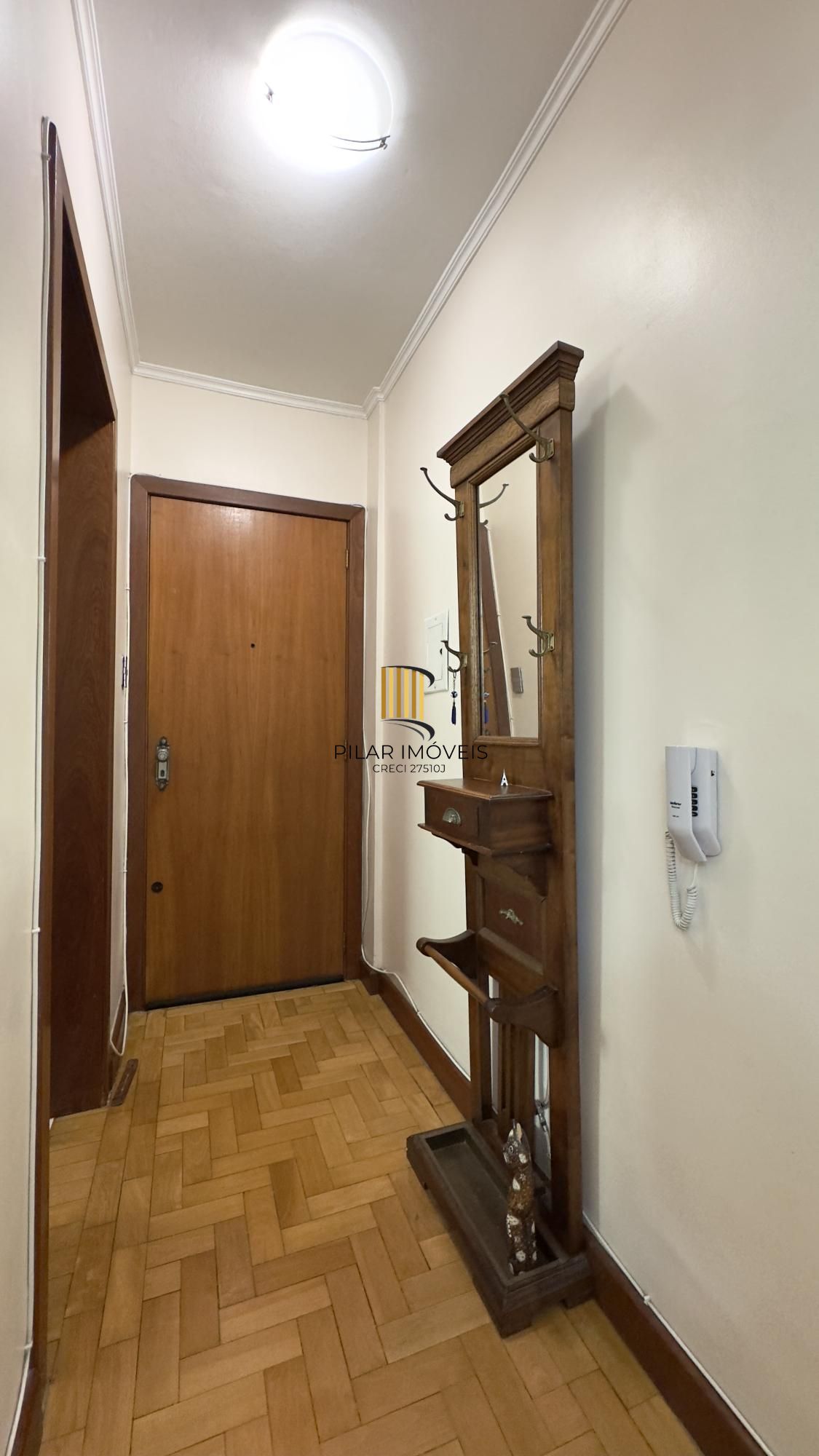 APARTAMENTO 2 DORMITÓRIOS SUPER CHARMOSO NO BAIRRO CENTRO HISTÓRICO