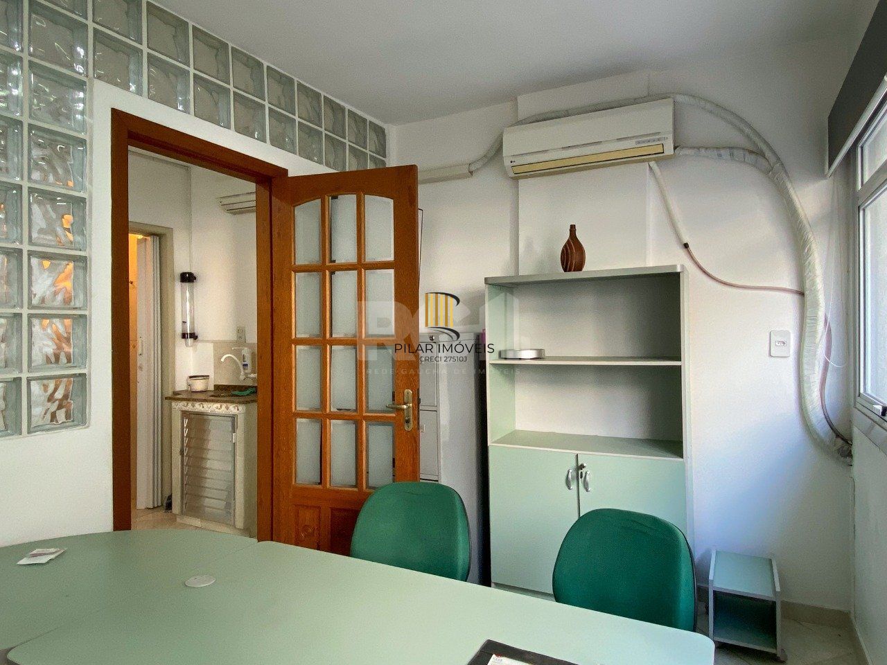 Sala comercial, de frente para a Rua Uruguai, no condomínio Aceguá