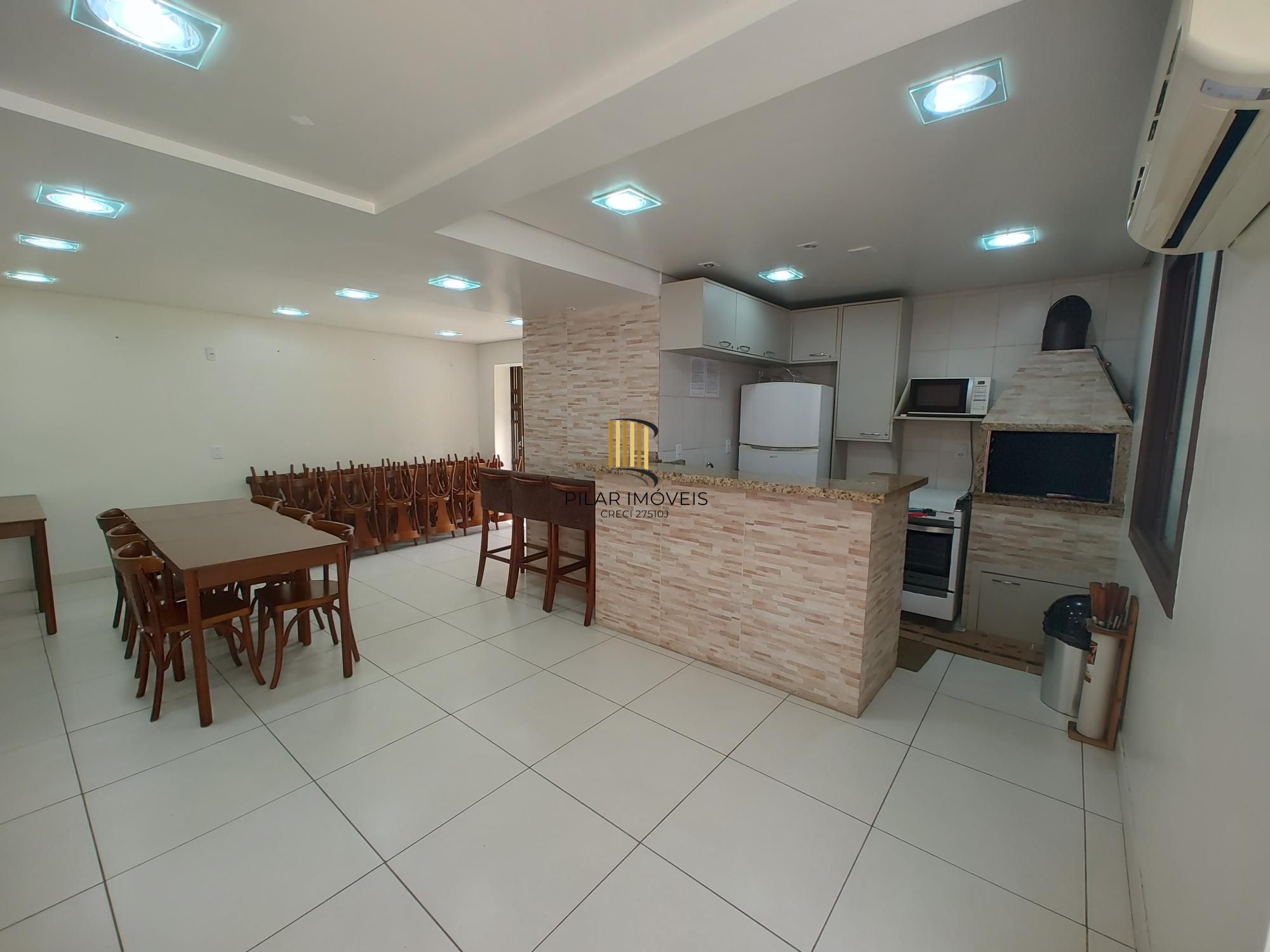 Apartamento 2 dormitórios com sacada próximo à PUCRS