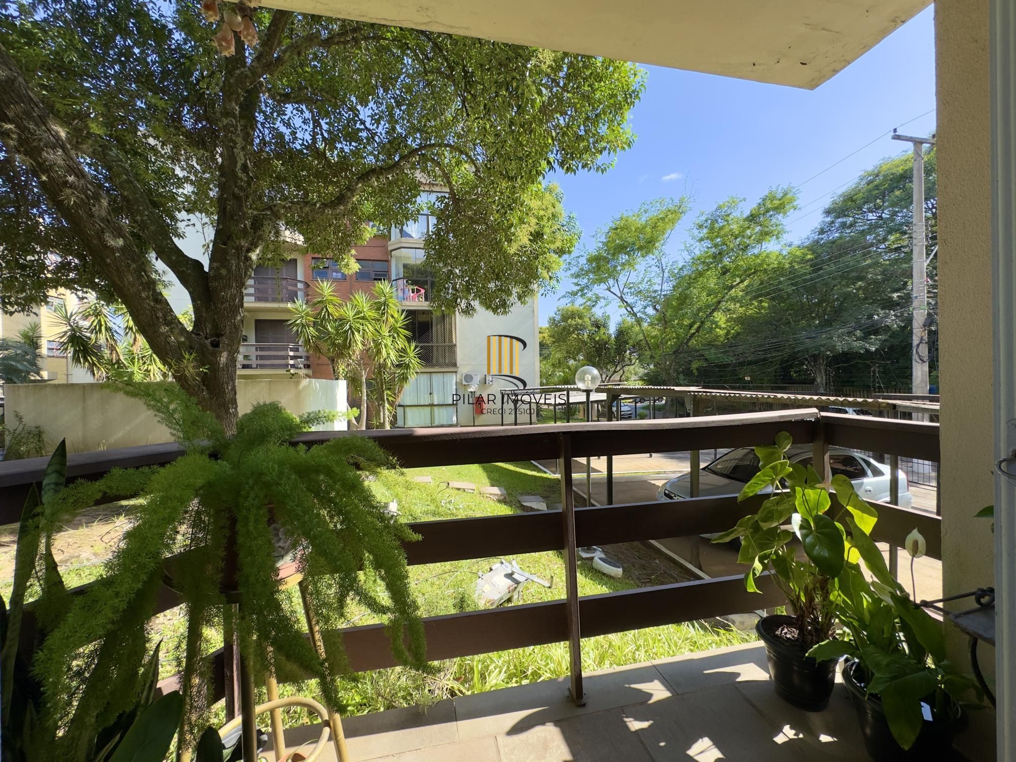 Apartamento 2 dormitório ensolarado e póximo ao Carrefour no bairro Partenon