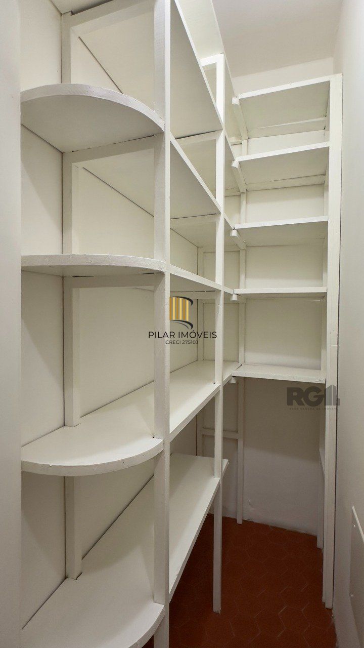 SUPER APARTAMENTO REFORMADO DE 3 DORMITÓRIOS EM ÓTIMA LOCALIZAÇÃO NA DUQUE