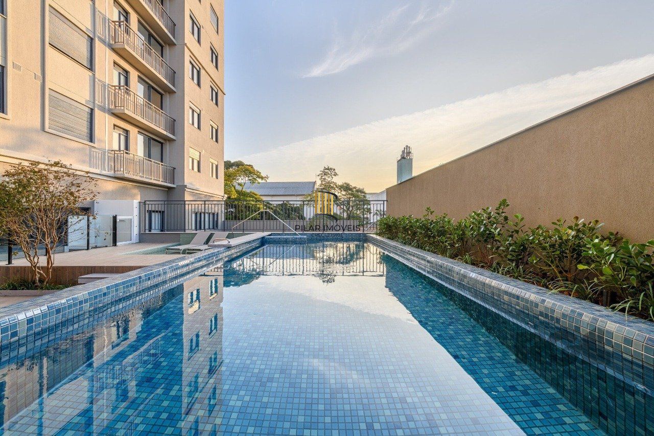 APARTAMENTO MOBILIADO 2 DORMITÓRIOS TRANSFORMADO EM 1 DORMITÓRIO, JUNTO AO MENINO DEUS