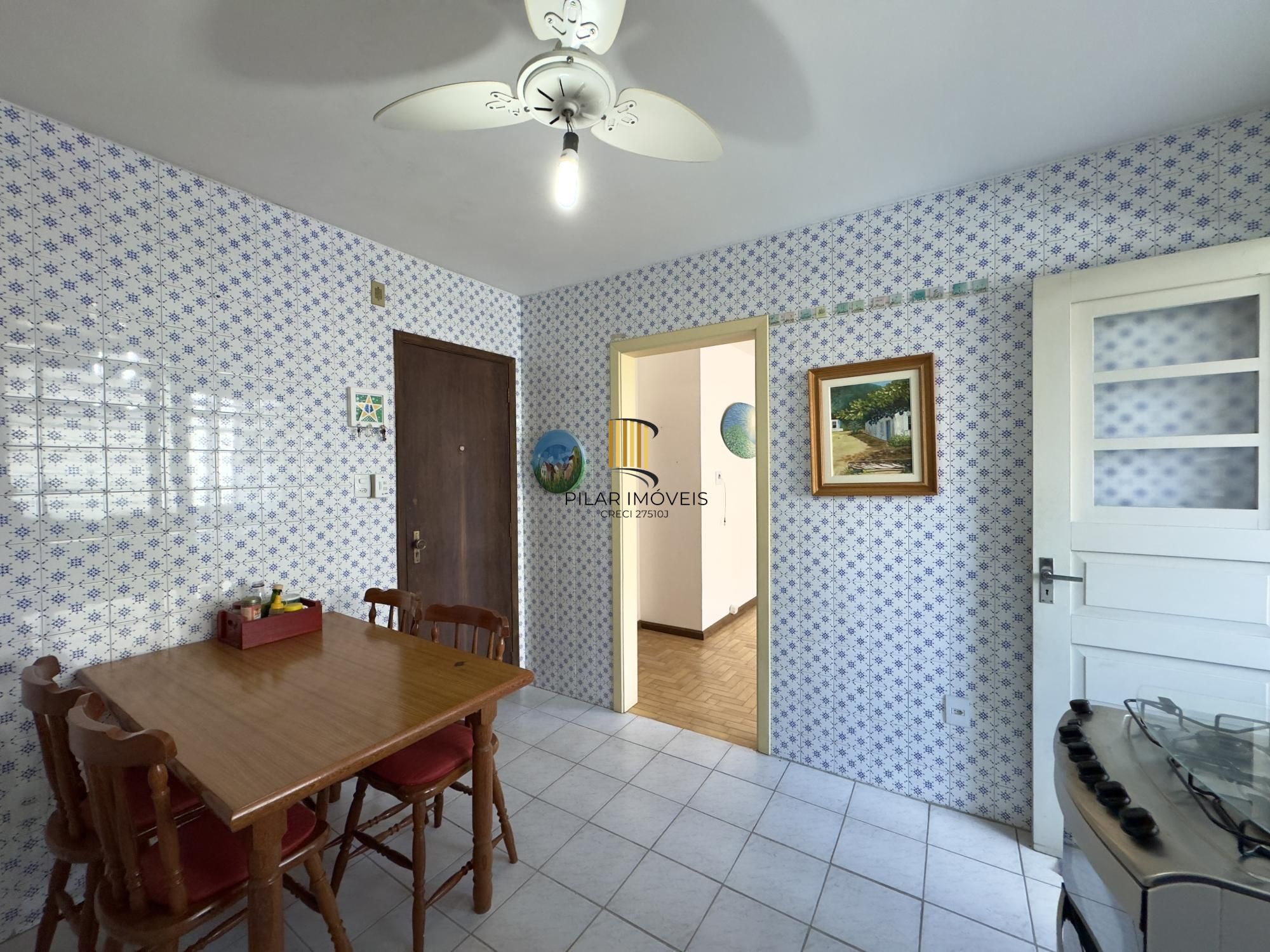 Apartamento amplo de 2 dormitório ao lado do Mãe de Deus e próximo da Orla