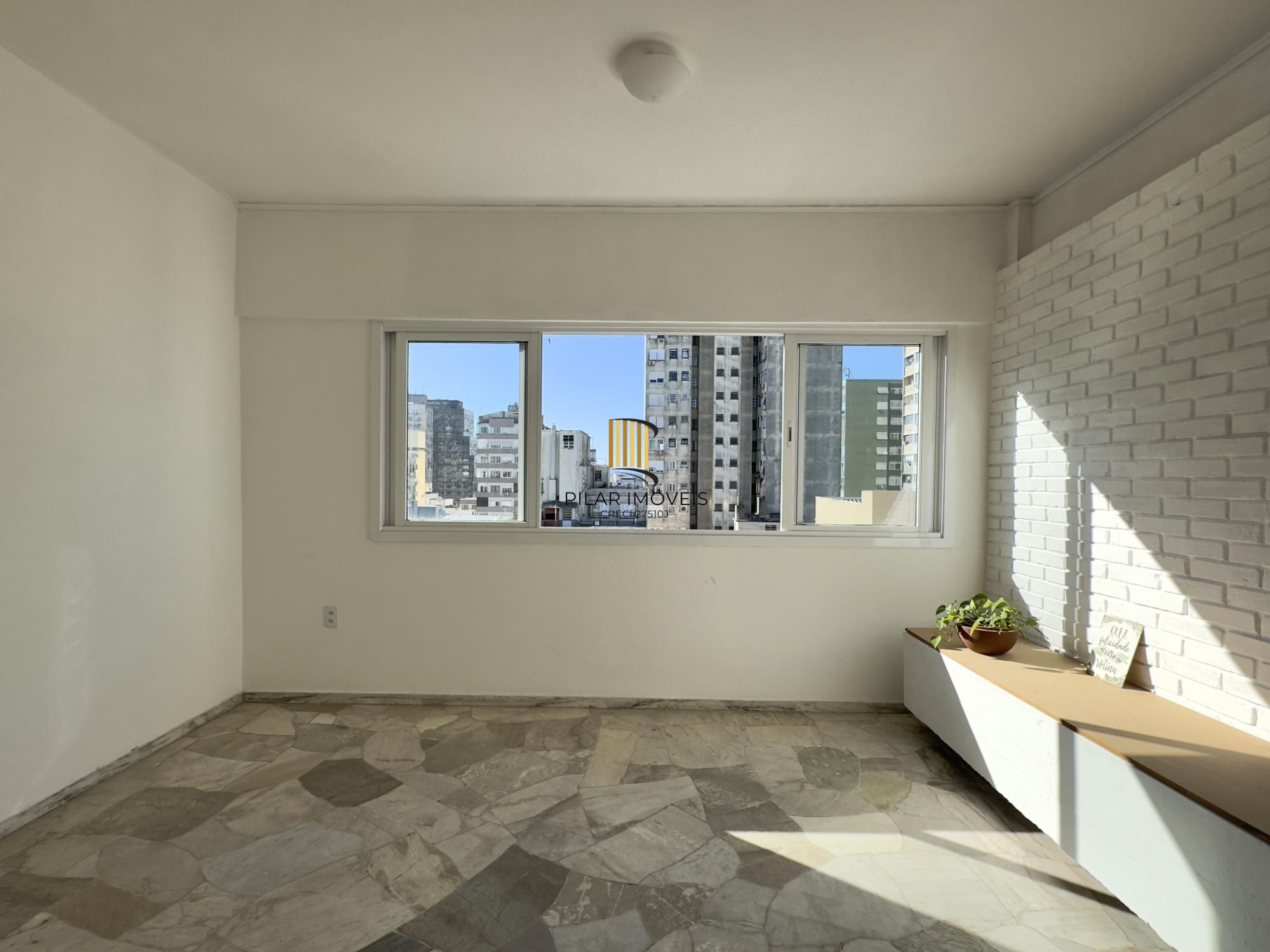 APARTAMENTO 2 DORMITÓRIOS REFORMADO COM LINDA VISTA NO CENTRO HISTÓRICO