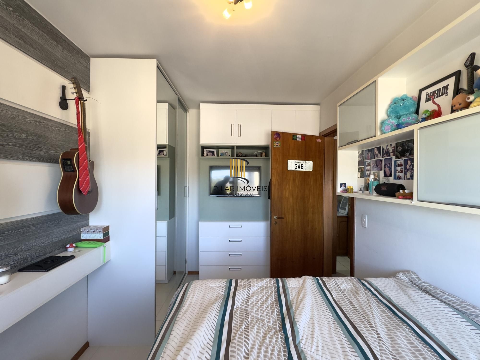 Apartamento 2 dormitórios, com lavabo e vaga de garagem na Cidade Baixa