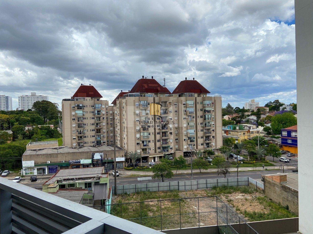 Sala comercial nova, em andar alto na Assis Brasil