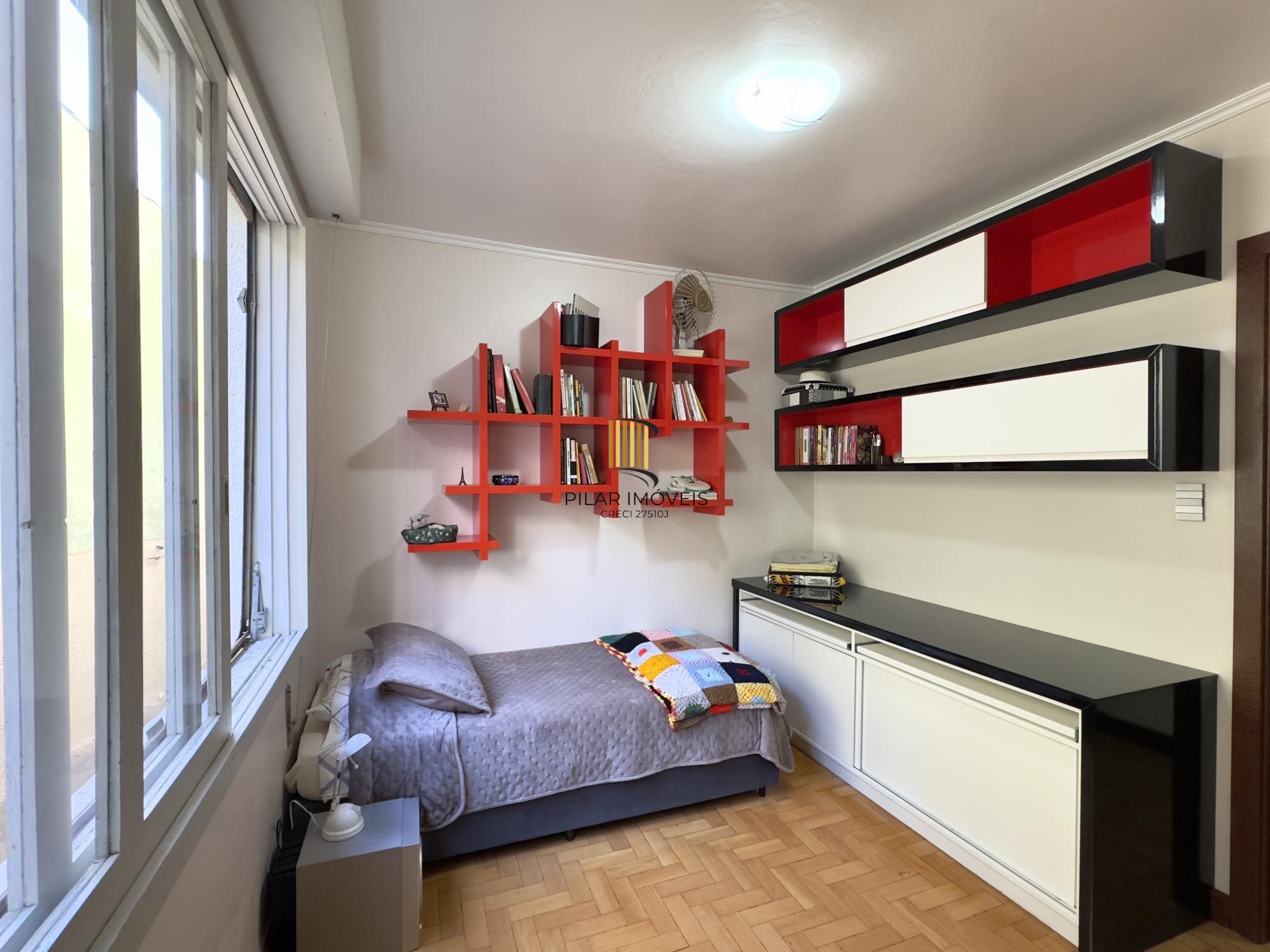 APARTAMENTO 2 DORMITÓRIOS SUPER CHARMOSO NO BAIRRO CENTRO HISTÓRICO