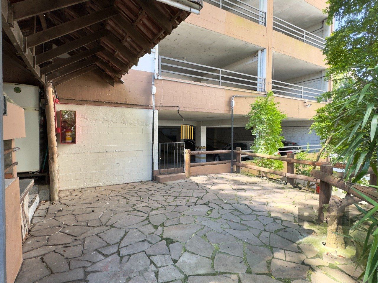 APARTAMENTO 1 DORMITÓRIO EM ANDAR ALTO COM VISTA PARA GUAÍBA NO CENTRO HISTÓRICO