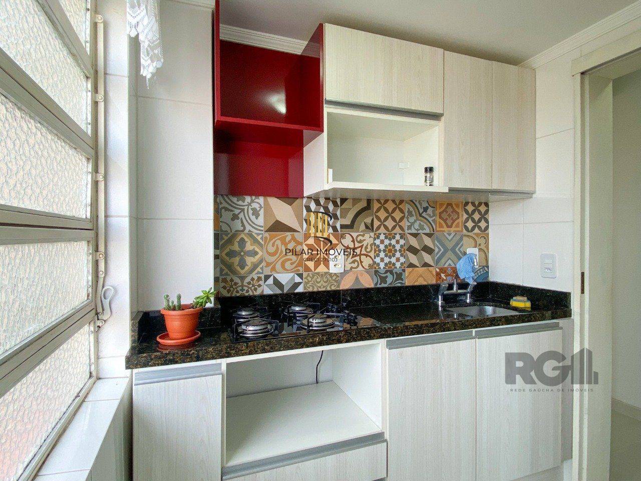 APARTAMENTO SEMIMOBILIADO COM PORTARIA NO CENTRO HISTÓRICO