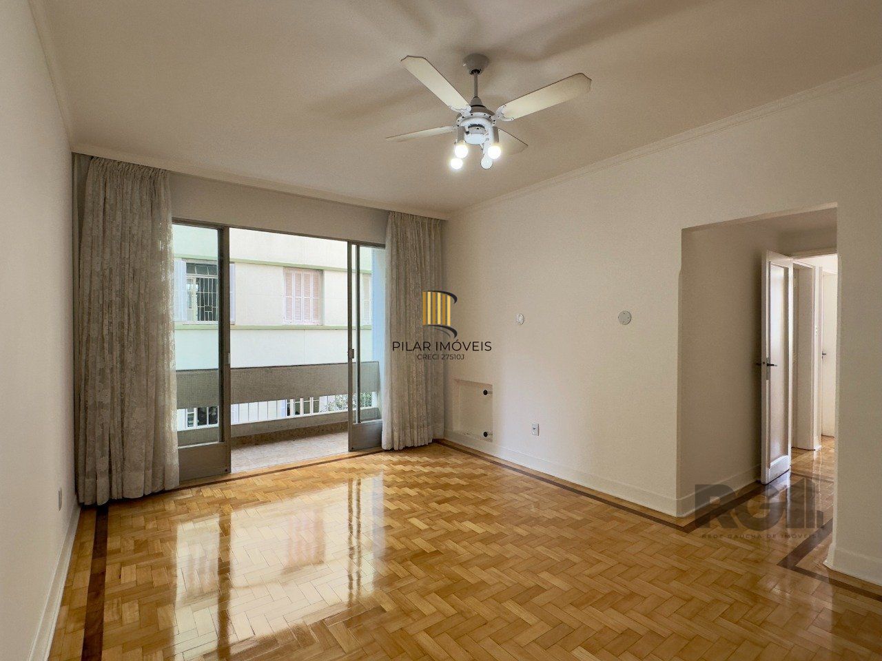 SUPER APARTAMENTO REFORMADO DE 3 DORMITÓRIOS EM ÓTIMA LOCALIZAÇÃO NA DUQUE