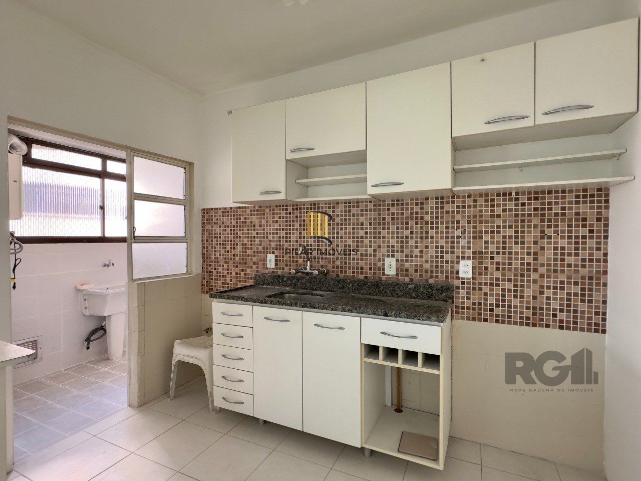 COBERTURA COM 174M², DE FRENTE, 3 DORMITÓRIOS, EM ÓTIMA LOCALIZAÇÃO NO MENINO DEUS