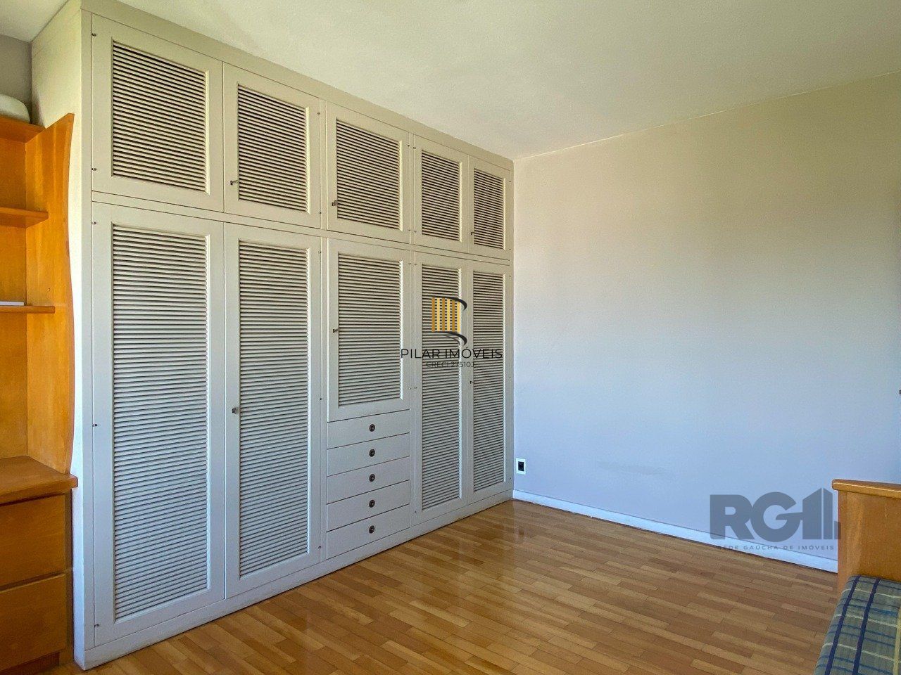 Apartamento com muito conforto e ótima iluminação no Moinhos de Vento