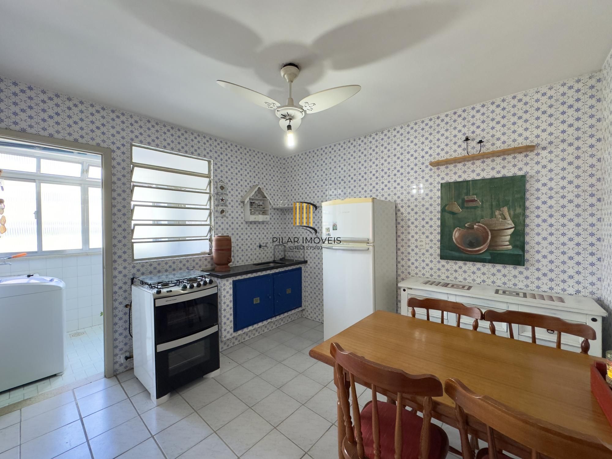 Apartamento amplo de 2 dormitório ao lado do Mãe de Deus e próximo da Orla