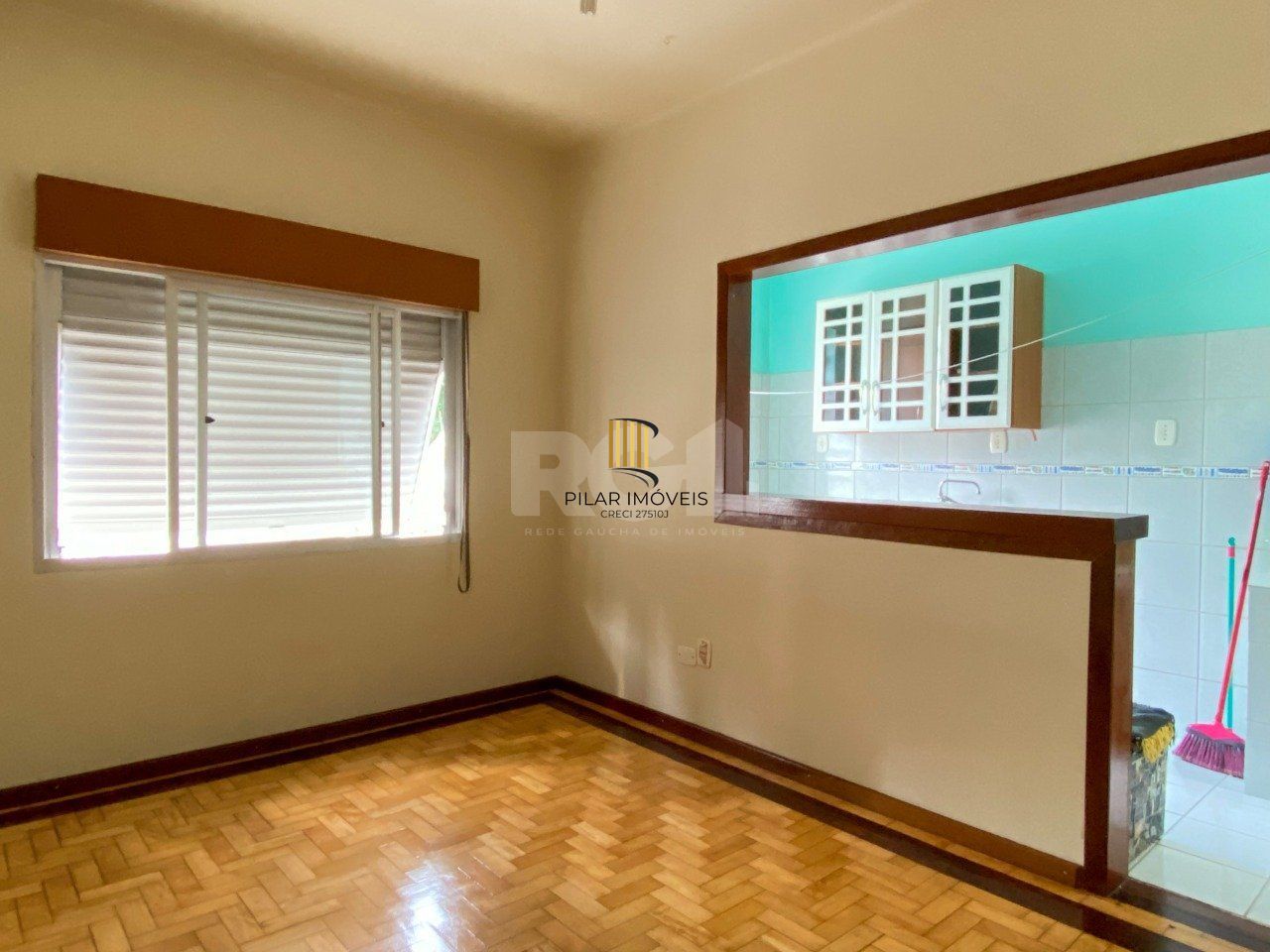 Apartamento 1 dormitório, de frente, com ótima posição solar, no Centro Histórico - Pilar Imóveis