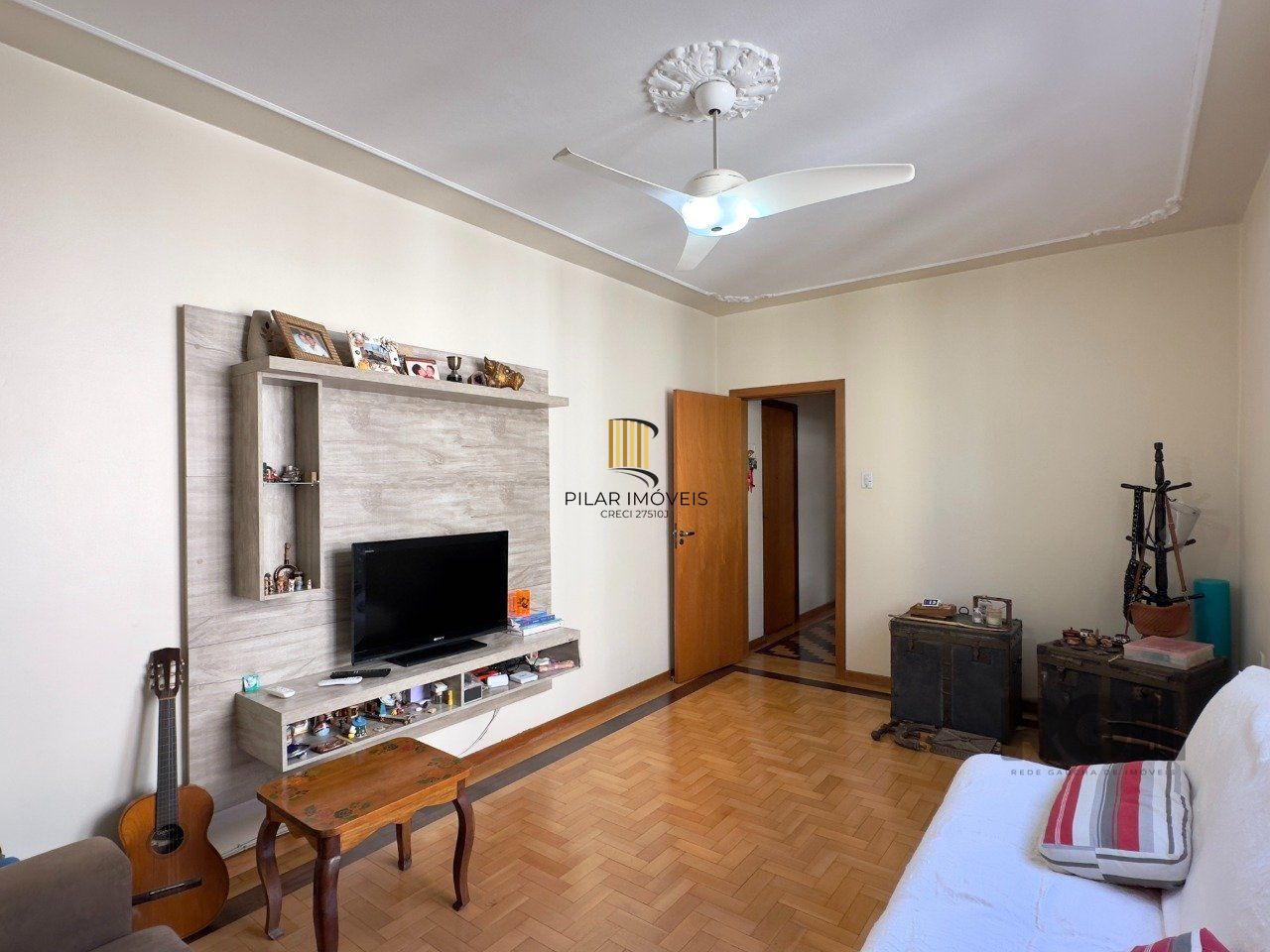 APARTAMENTO 3 DORMITÓRIOS, DE FRENTE E REFORMADO, NO CENTRO HISTÓRICO