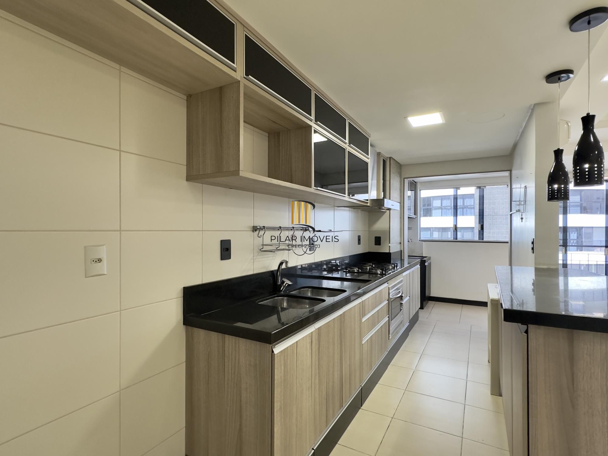 APARTAMENTO DE 2 DORMITÓRIOS, SENDO 1 SUÍTE E 2 VAGAS DE GARAGEM