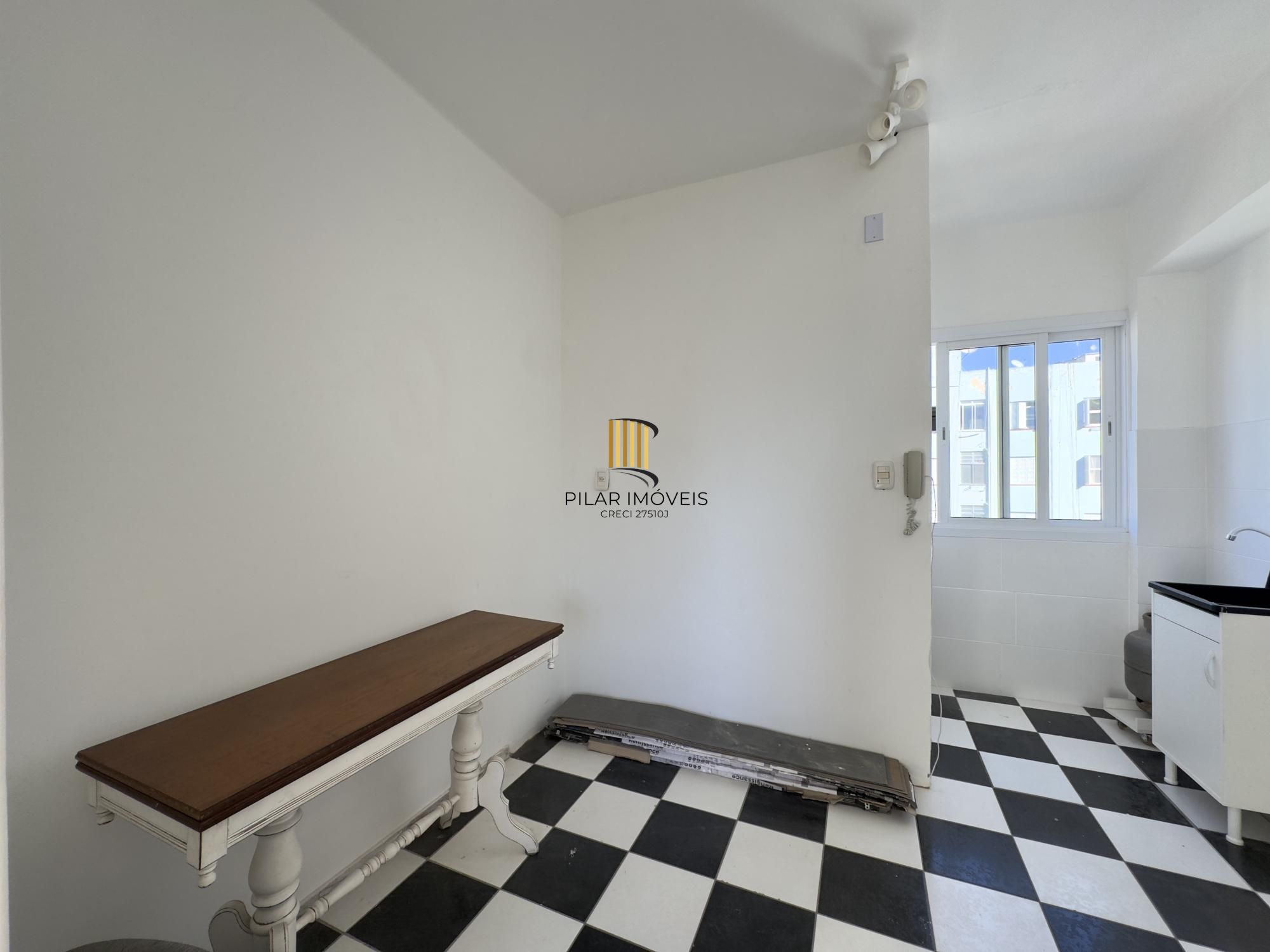 APARTAMENTO 2 DORMITÓRIOS REFORMADO COM LINDA VISTA NO CENTRO HISTÓRICO