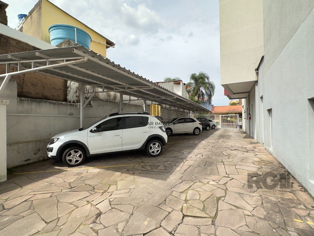 APARTAMENTO 2 DORMITÓRIOS, DE FRENTE, COM VAGA DE GARAGEM NO JARDIM BOTÂNICO