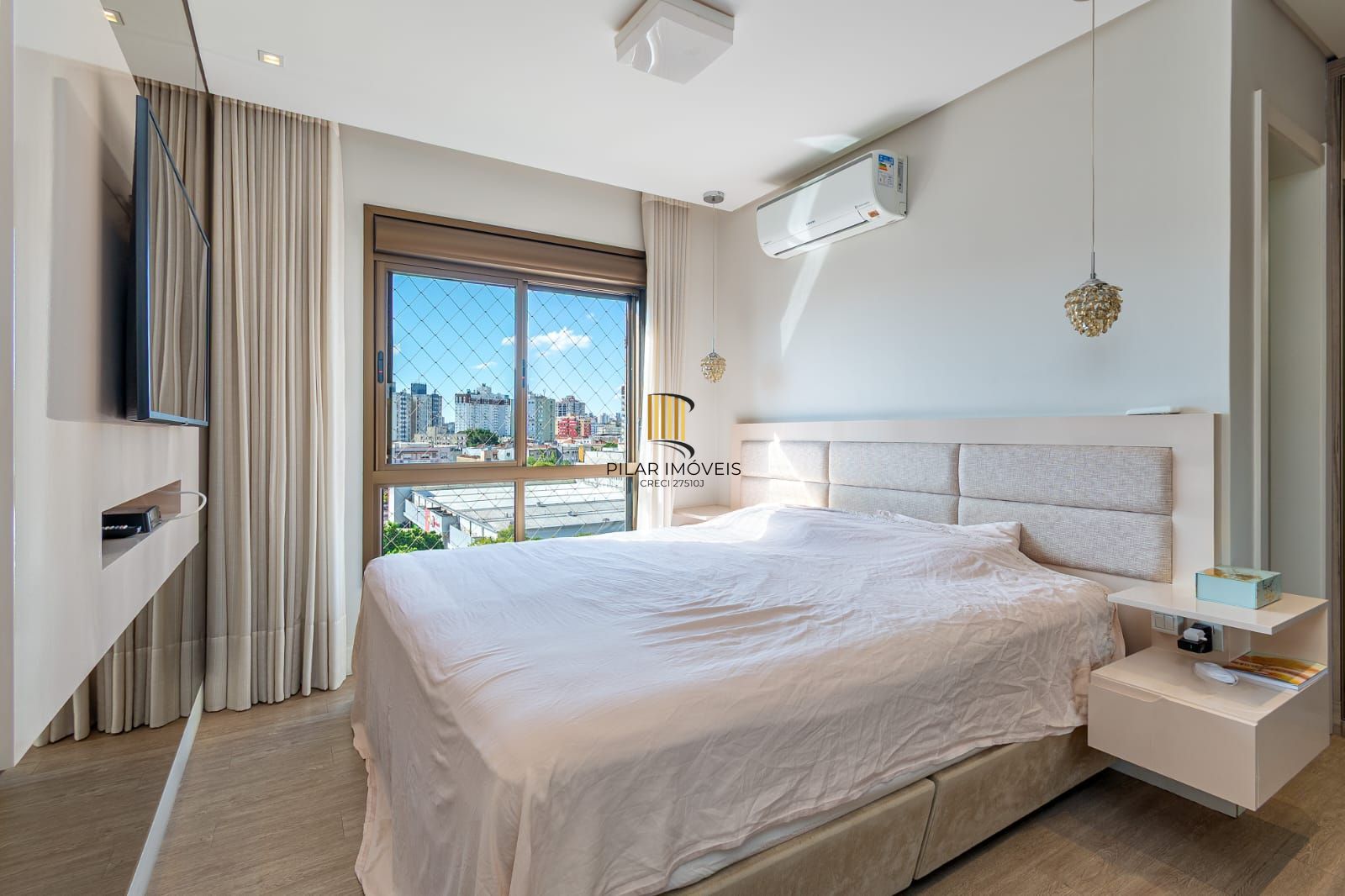 APARTAMENTODE 3 DORMITÓRIO COM SUÍTE E 2 VAGAS DE GARAGEM NO MENINO DEUS