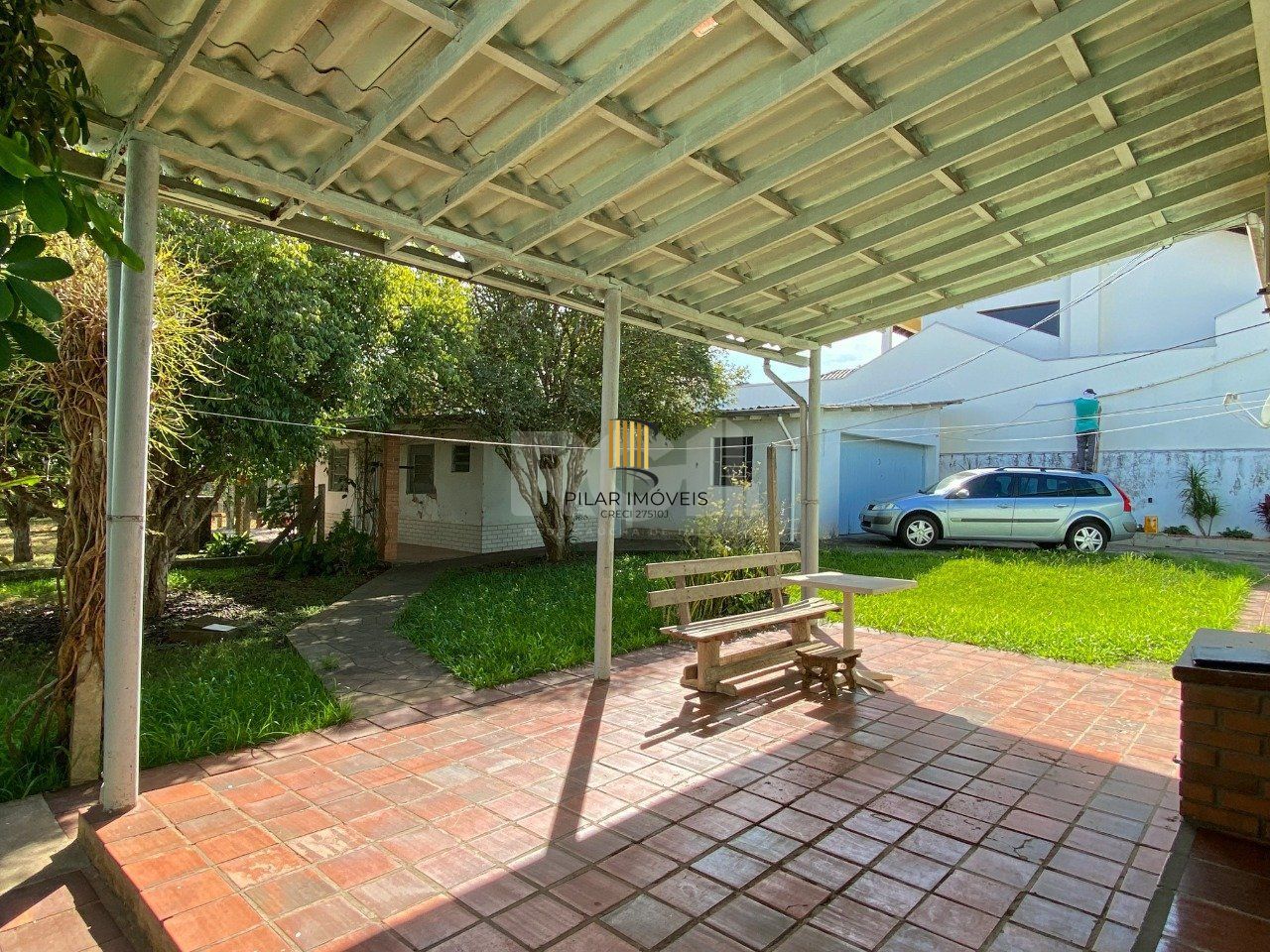 Casa com 4 dormitórios, no bairro Nossa Senhora das Graças em Canoas/RS