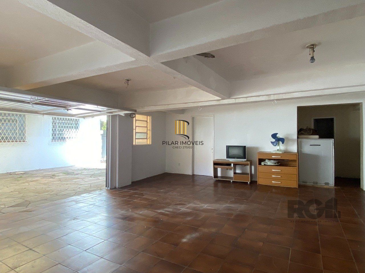 CASA COM 5 DORMITÓRIOS, ESPAÇO PARA FESTAS E PEÇAS AMPLAS PRÓXIMO AO IGUATEMI