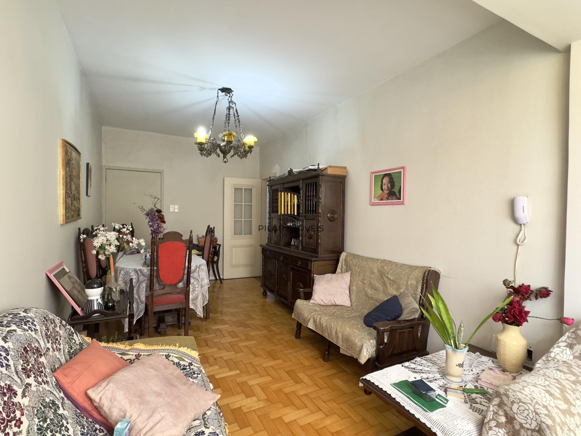 Apartamento 2 dormitórios com pátio