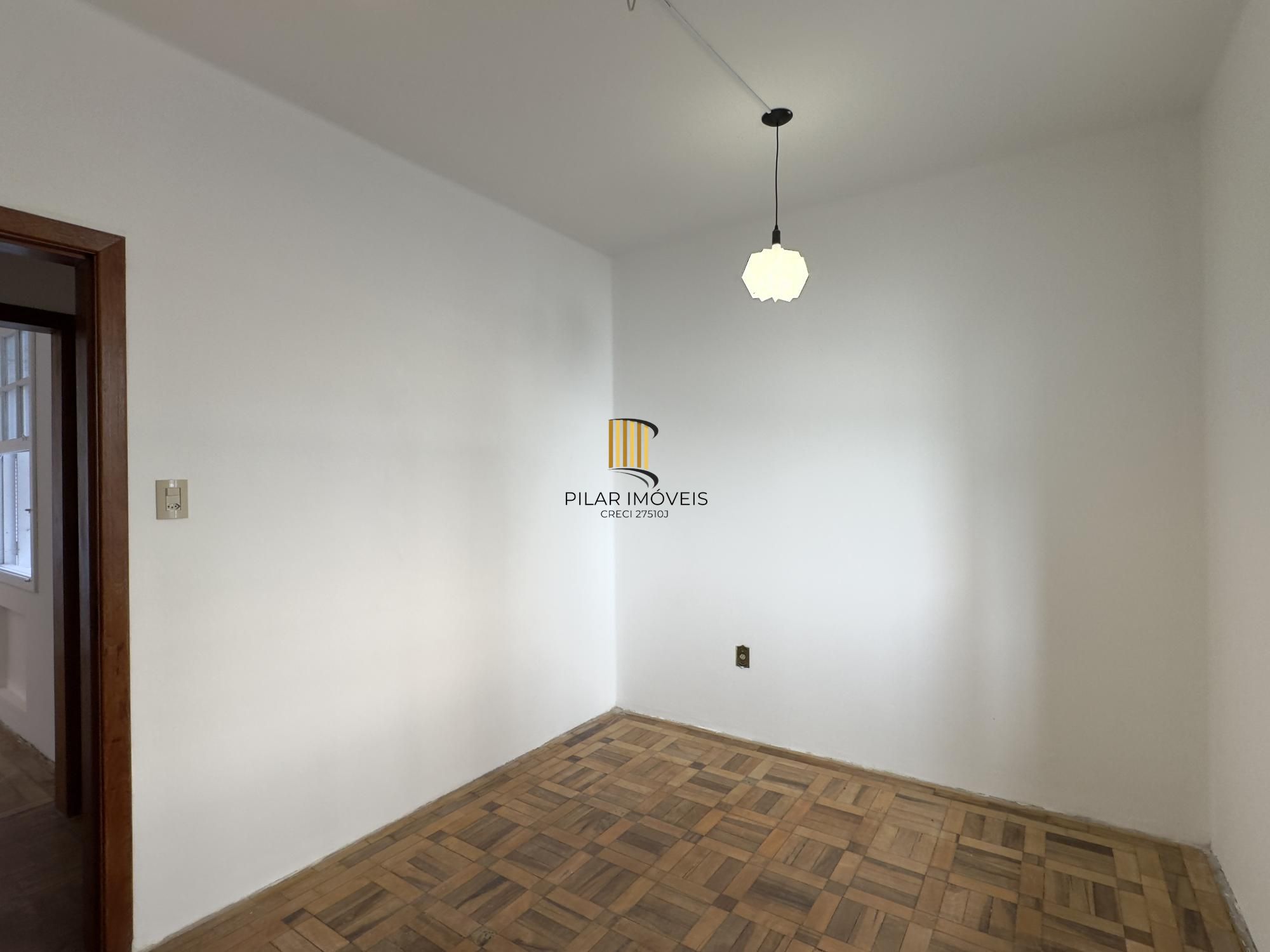 Apartamento reformado de 68m², 2 dormitórios no bairro Praia de Belas