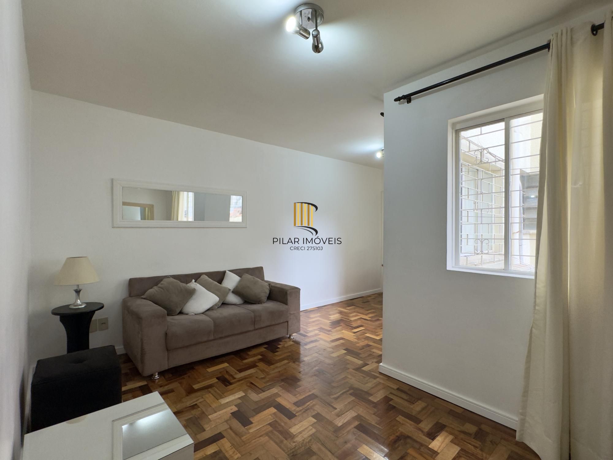 Apartamento de 3 dormitórios, super amplo e bem iluminado no Centro Histórico