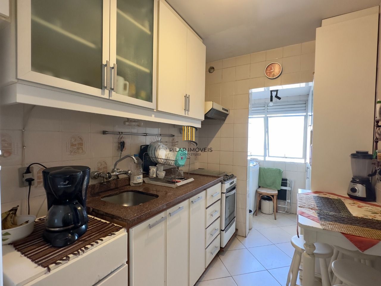 APARTAMENTO 2 DORMITÓRIOS COM LAVABO E VISTA DEFINIDA NO CENTRO HISTÓRICO
