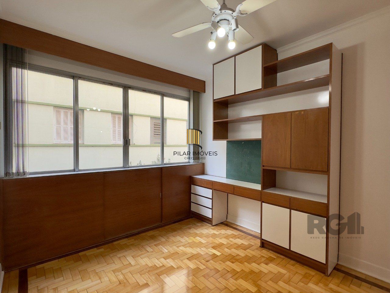 SUPER APARTAMENTO REFORMADO DE 3 DORMITÓRIOS EM ÓTIMA LOCALIZAÇÃO NA DUQUE