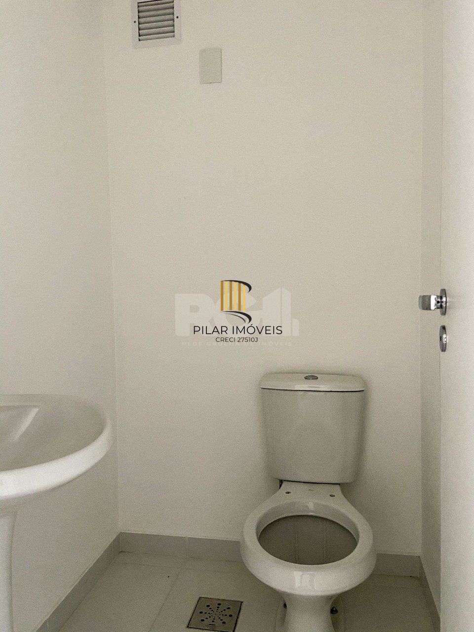 Sala comercial nova, em andar alto na Assis Brasil