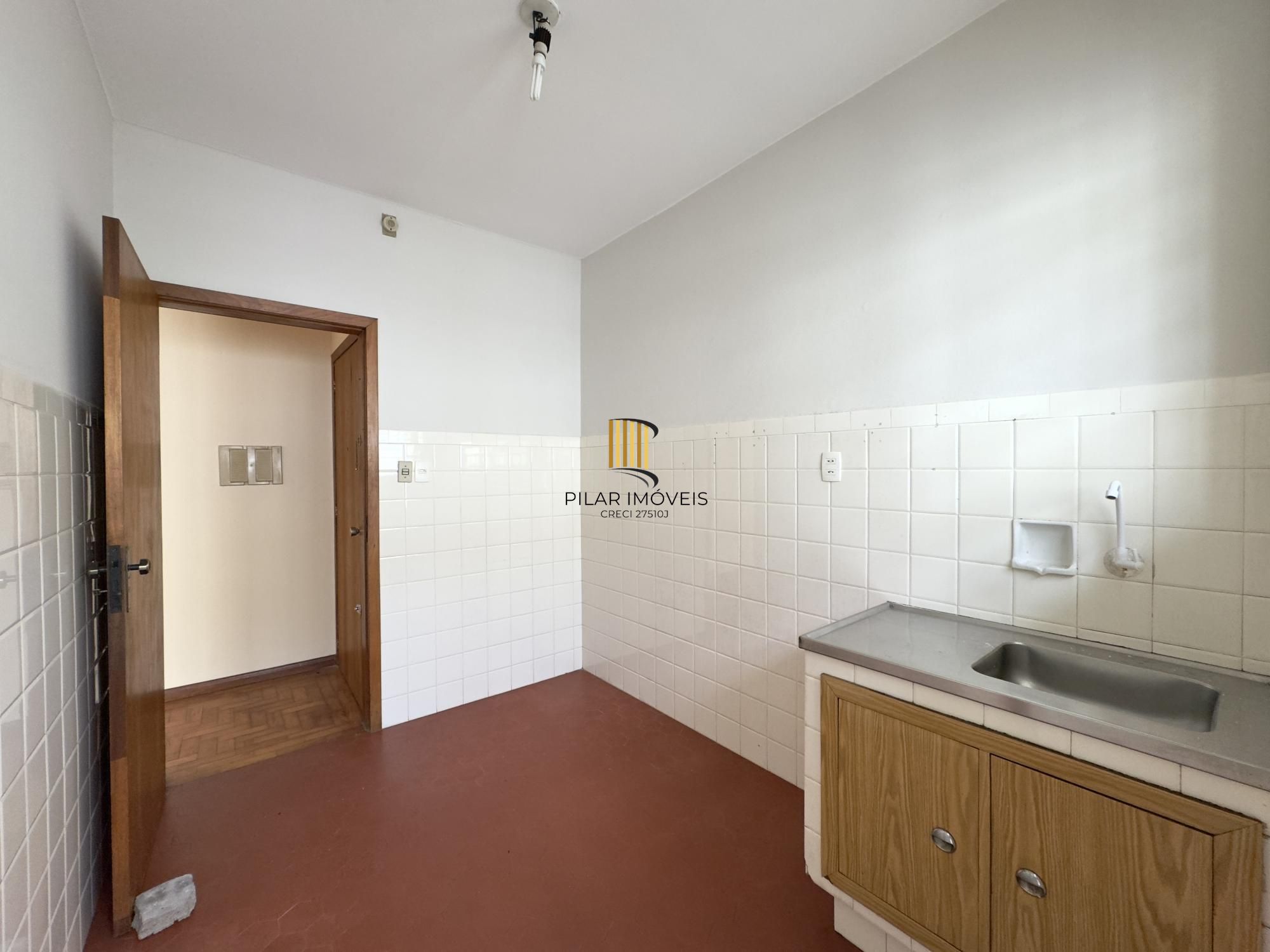 APARTAMENTO 2 DORMITÓRIOS COM PEÇAS AMPLAS NO BAIRRO PRAIA DE BELAS