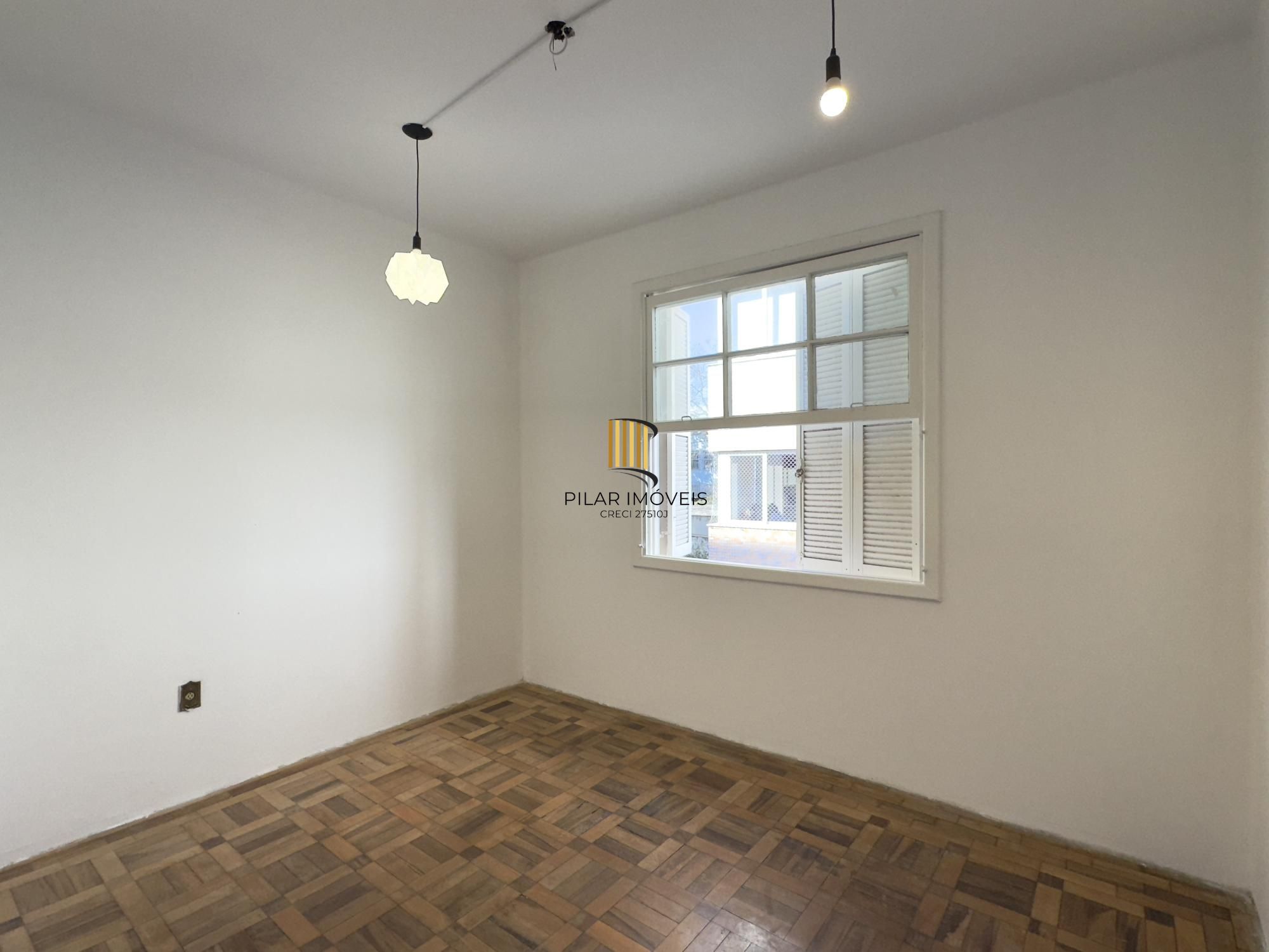 Apartamento reformado de 68m², 2 dormitórios no bairro Praia de Belas