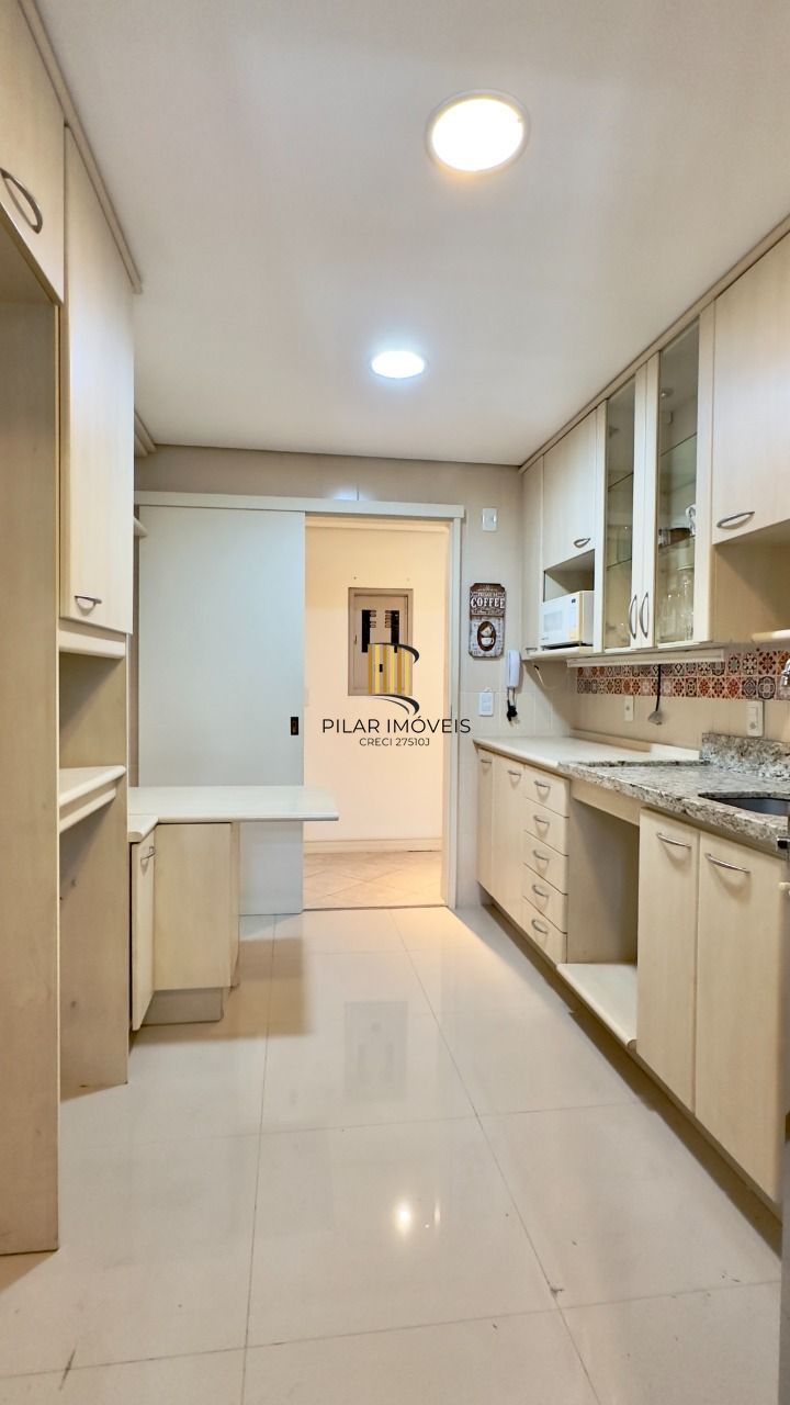 Apartamento 3 dormitórios no bairro Menino Deus