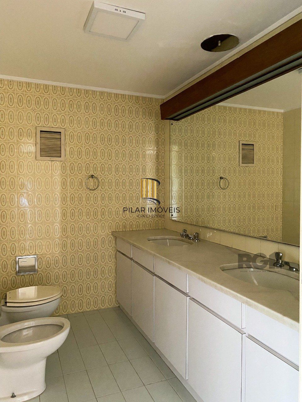 Apartamento com muito conforto e ótima iluminação no Moinhos de Vento