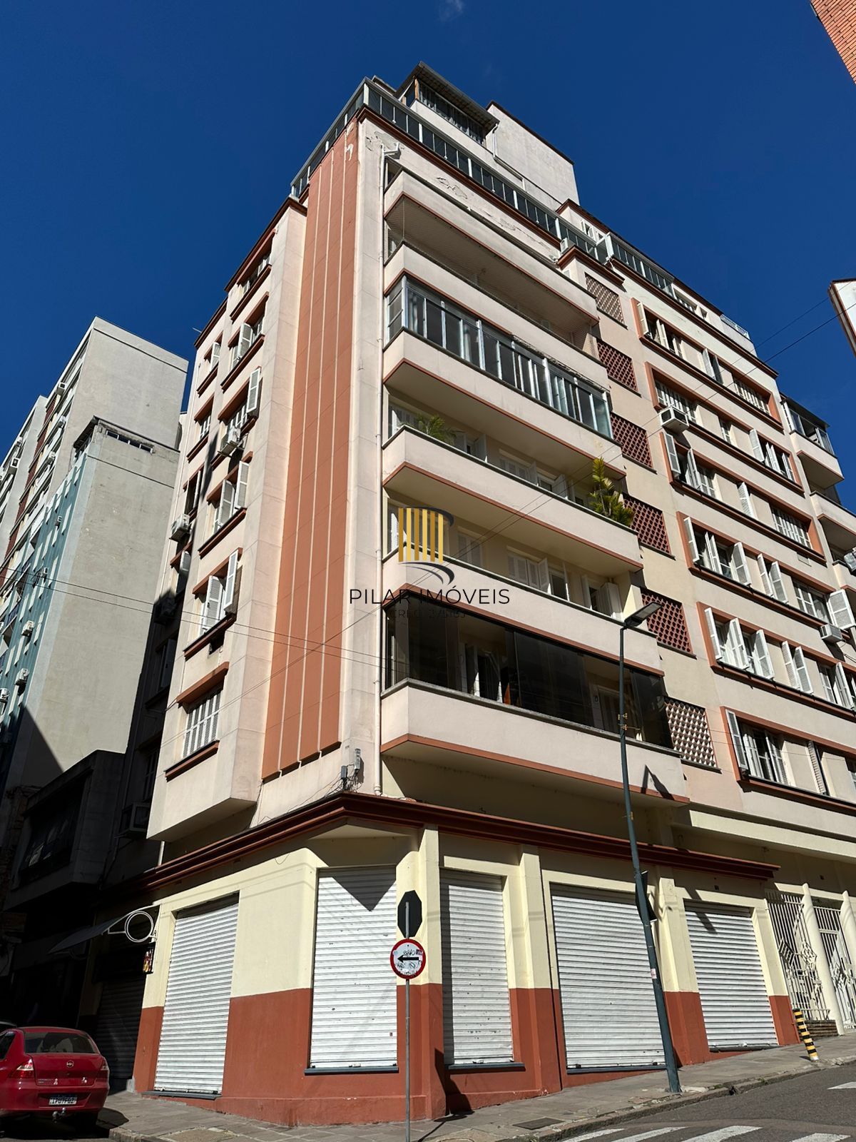 Apartamento reformado de 103m², 3 dormitórios, sendo 1 suíte no Centro Histórico