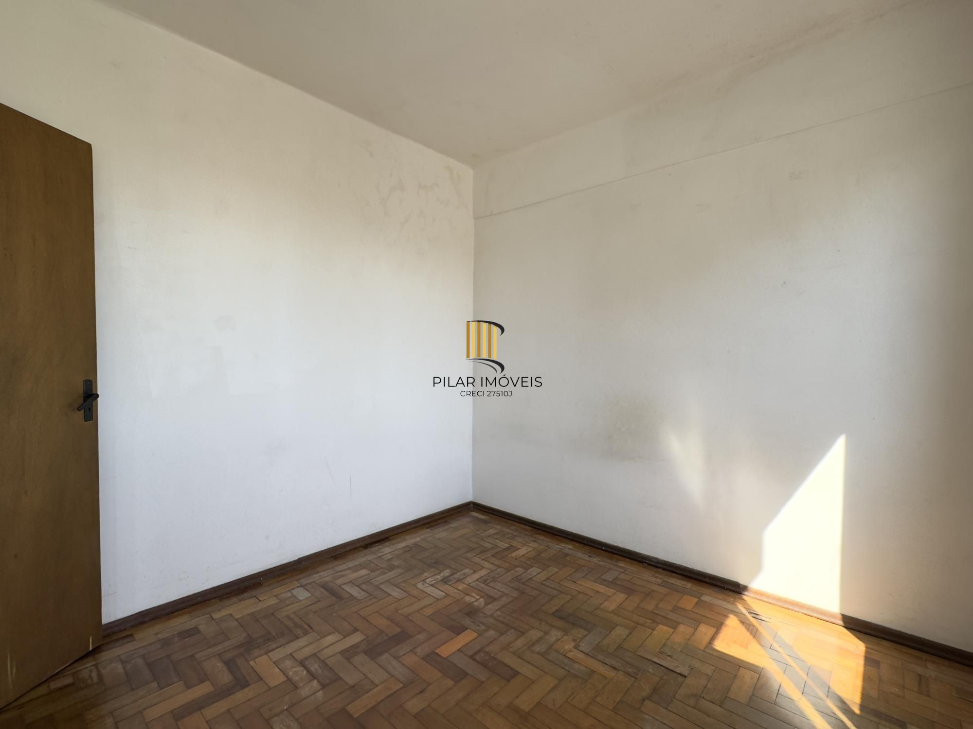 Apartamento 1 dormitório com vista e muito potencial no Centro Histórico