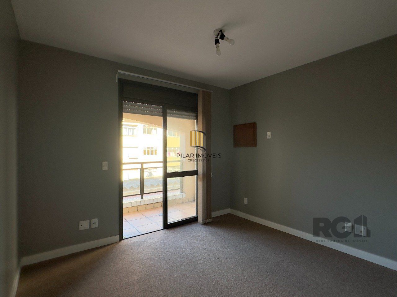 APARTAMENTO GARDEN, 2 DORMITÓRIOS E 1 VAGA DE GARAGEM COM ÓTIMA LOCALIZAÇÃO NO MOINHOS