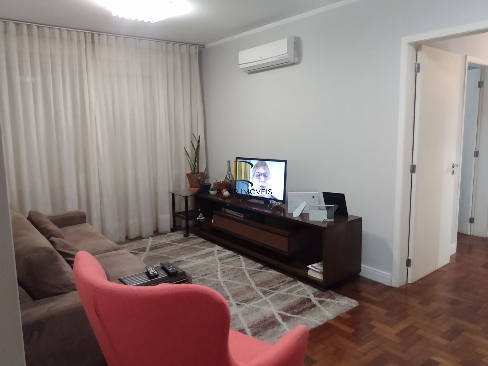 APARTAMENTO 3 DORMITÓRIOS COM SUÍTE E VAGA DE GARAGEM NO MIOLO DO CENTRO HISTÓRICO