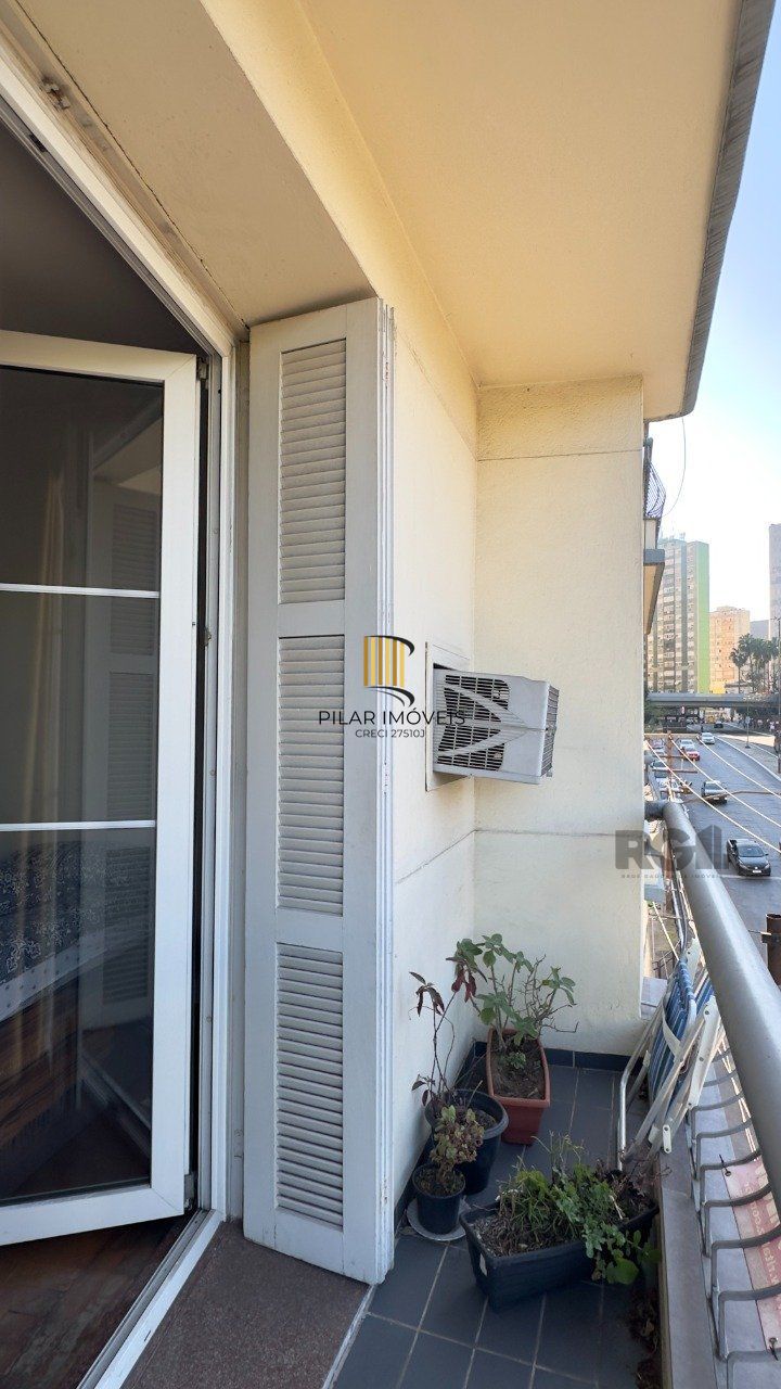 APARTAMENTO 3 DORMITÓRIOS DE 99M², COM SACADA, EM FRENTE À SANTA CASA NO CENTRO HISTÓRICO